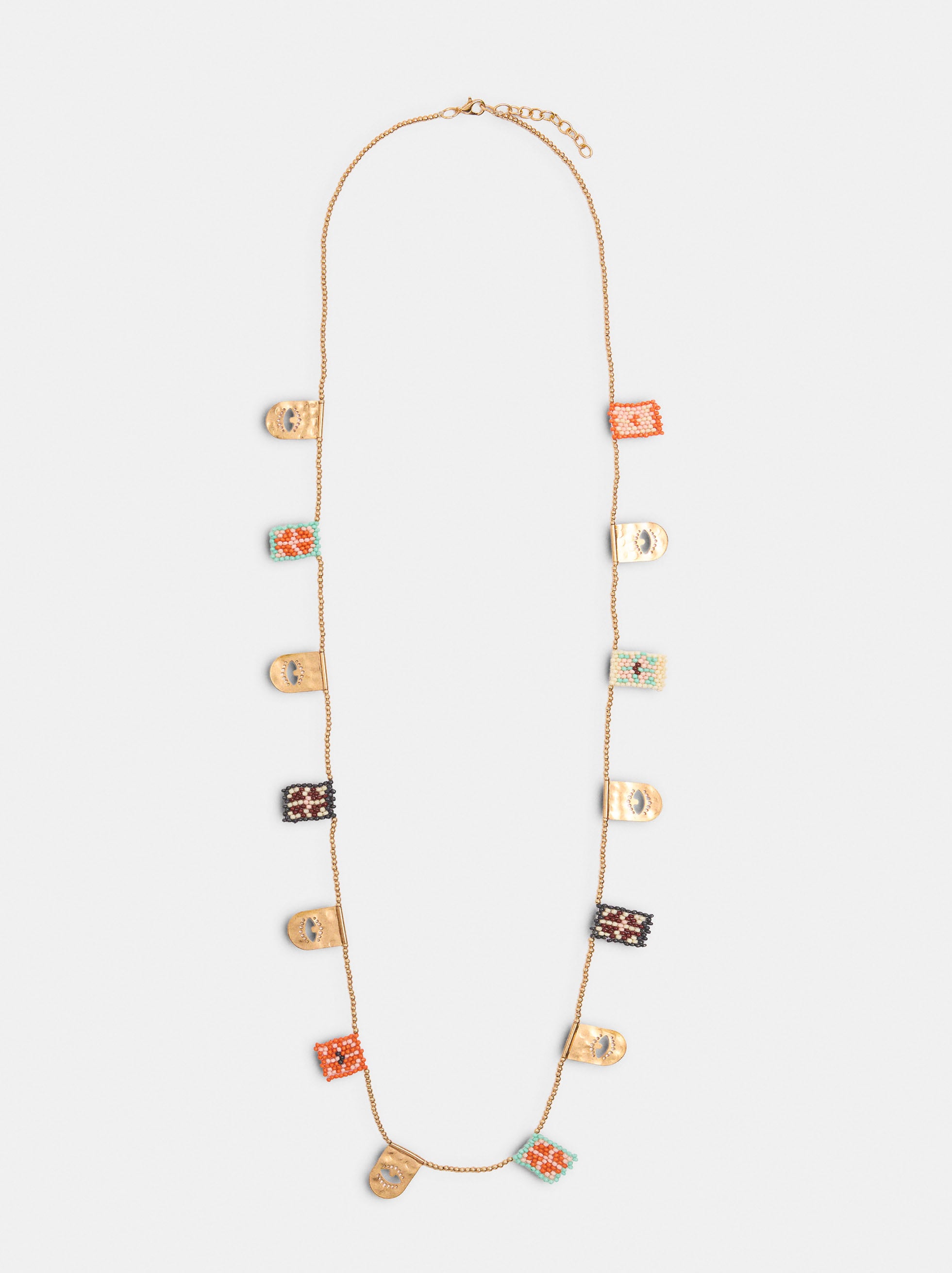 Collana lunga con pendenti e perline image number 0.0