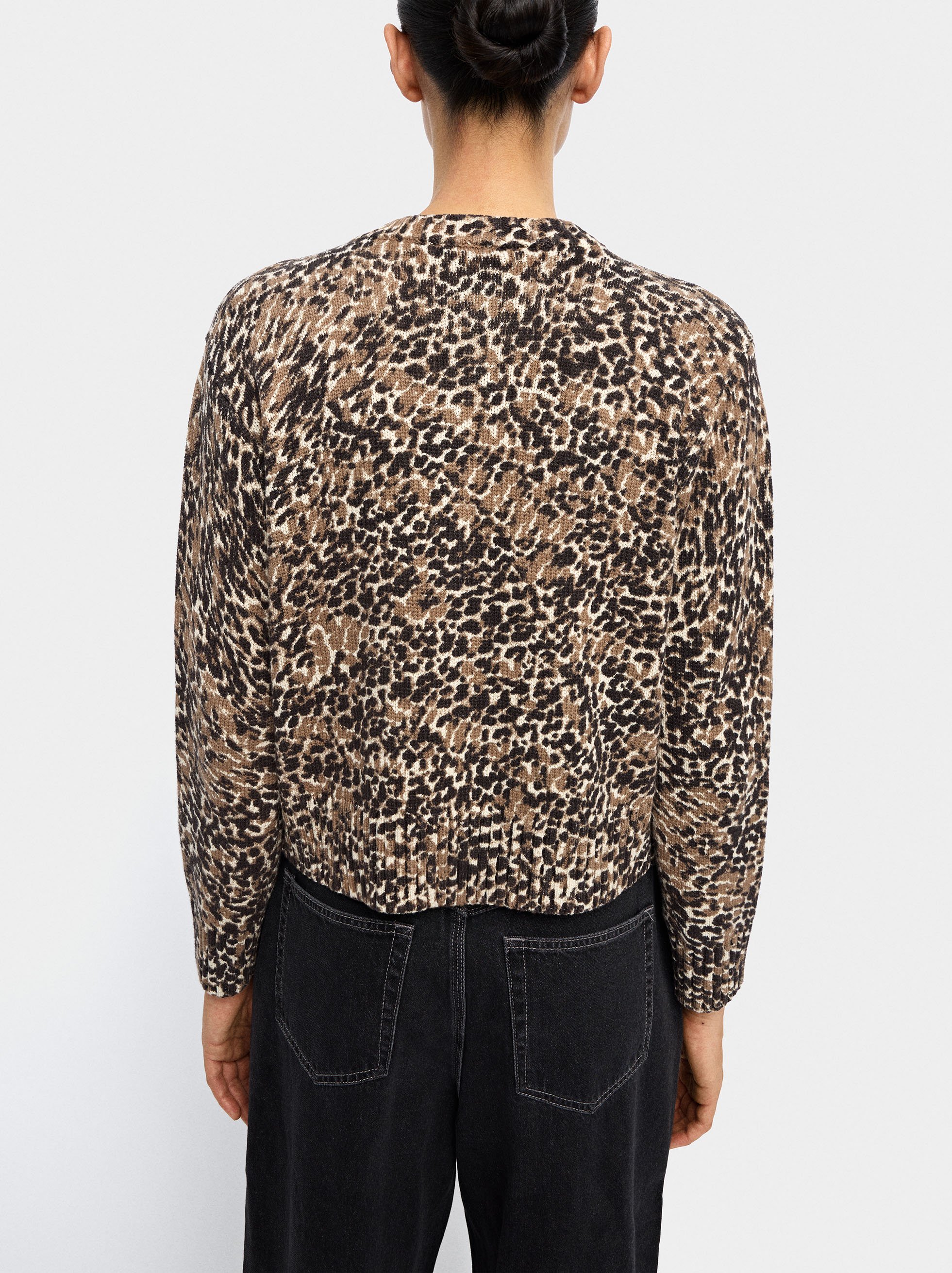 Knit cardigan with animal print image number 3.0