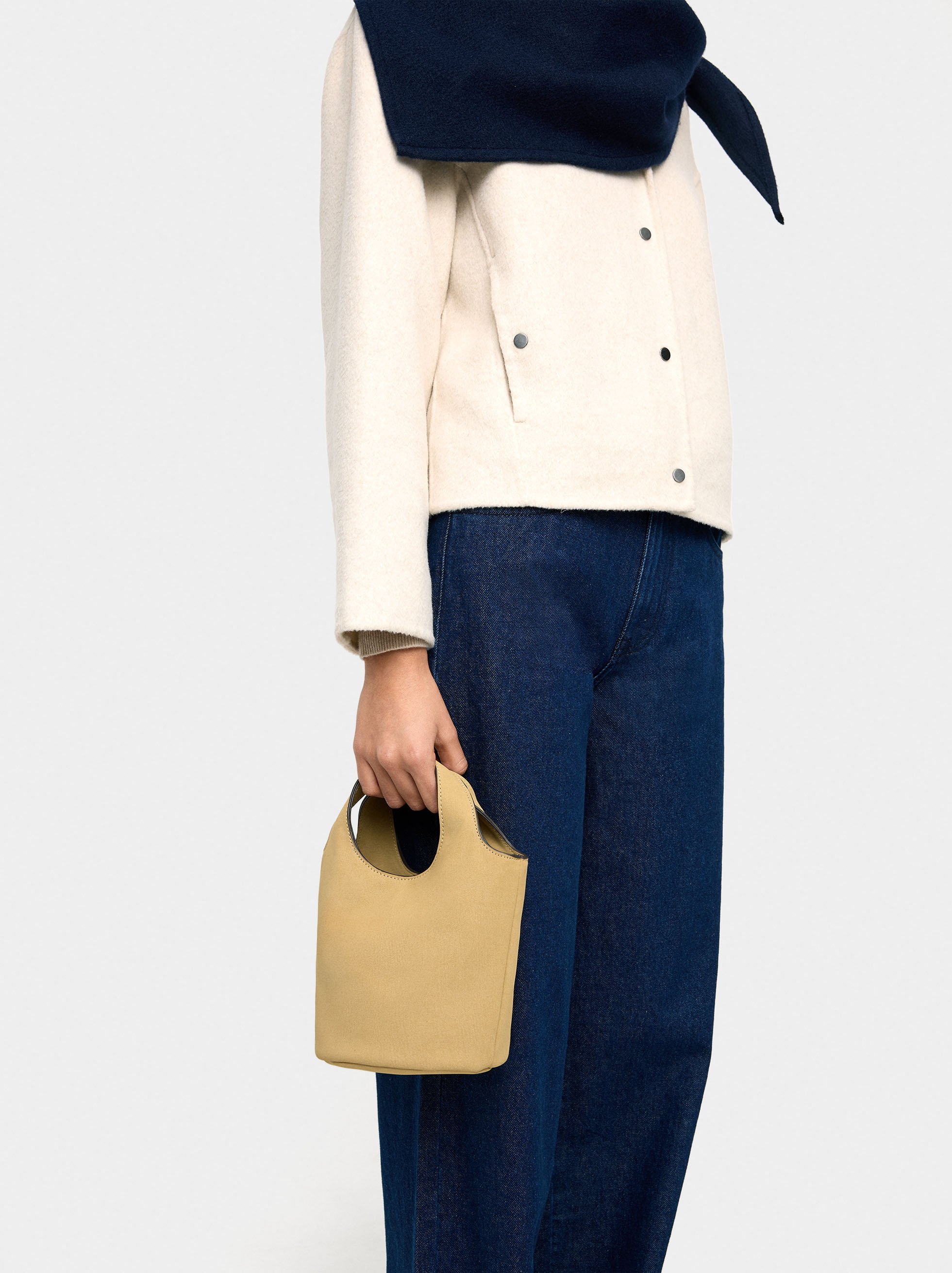 Beuteltasche aus Lederoptik image number 1.0