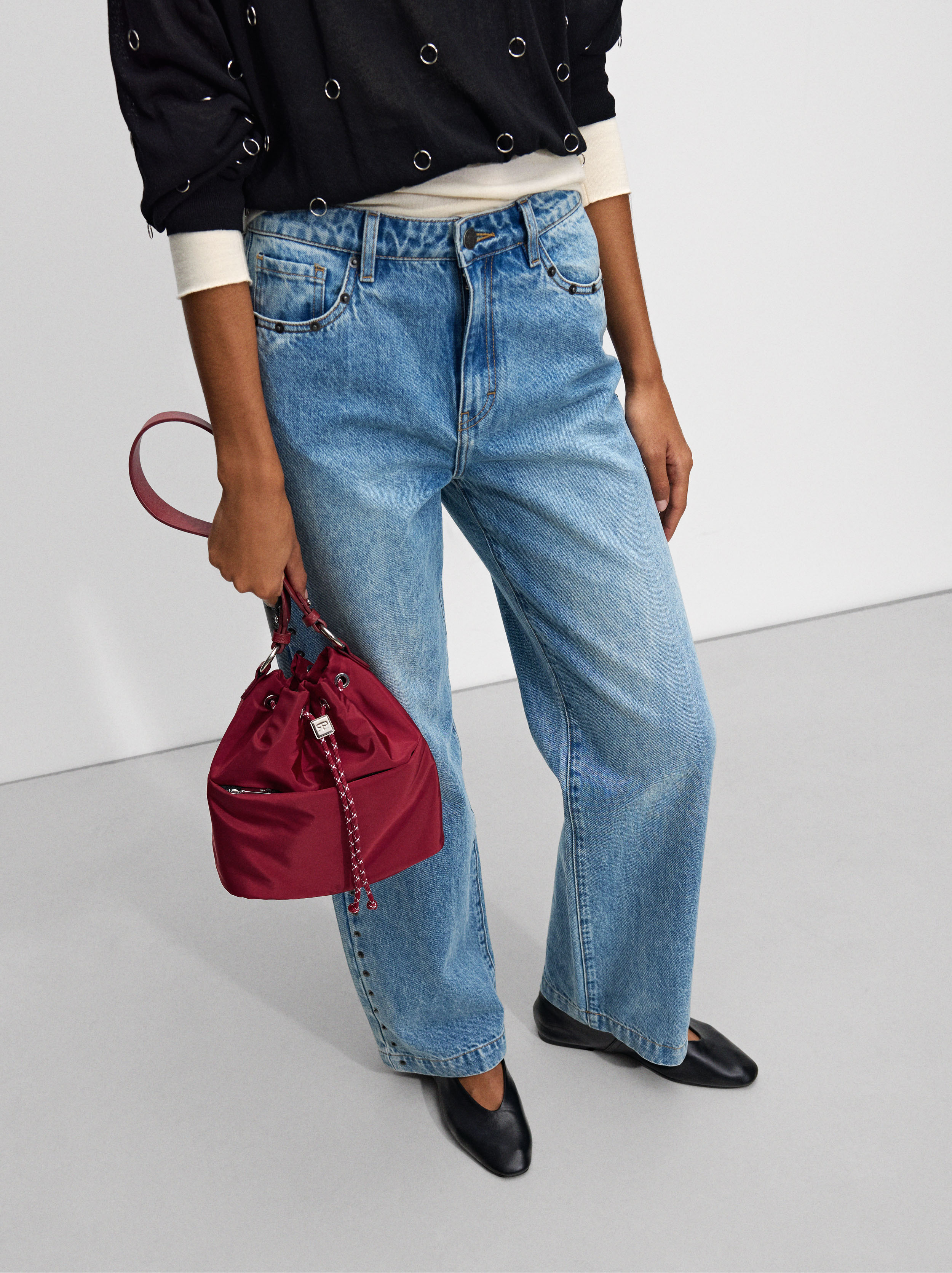 Nylon shoulder bag M image number 1.0