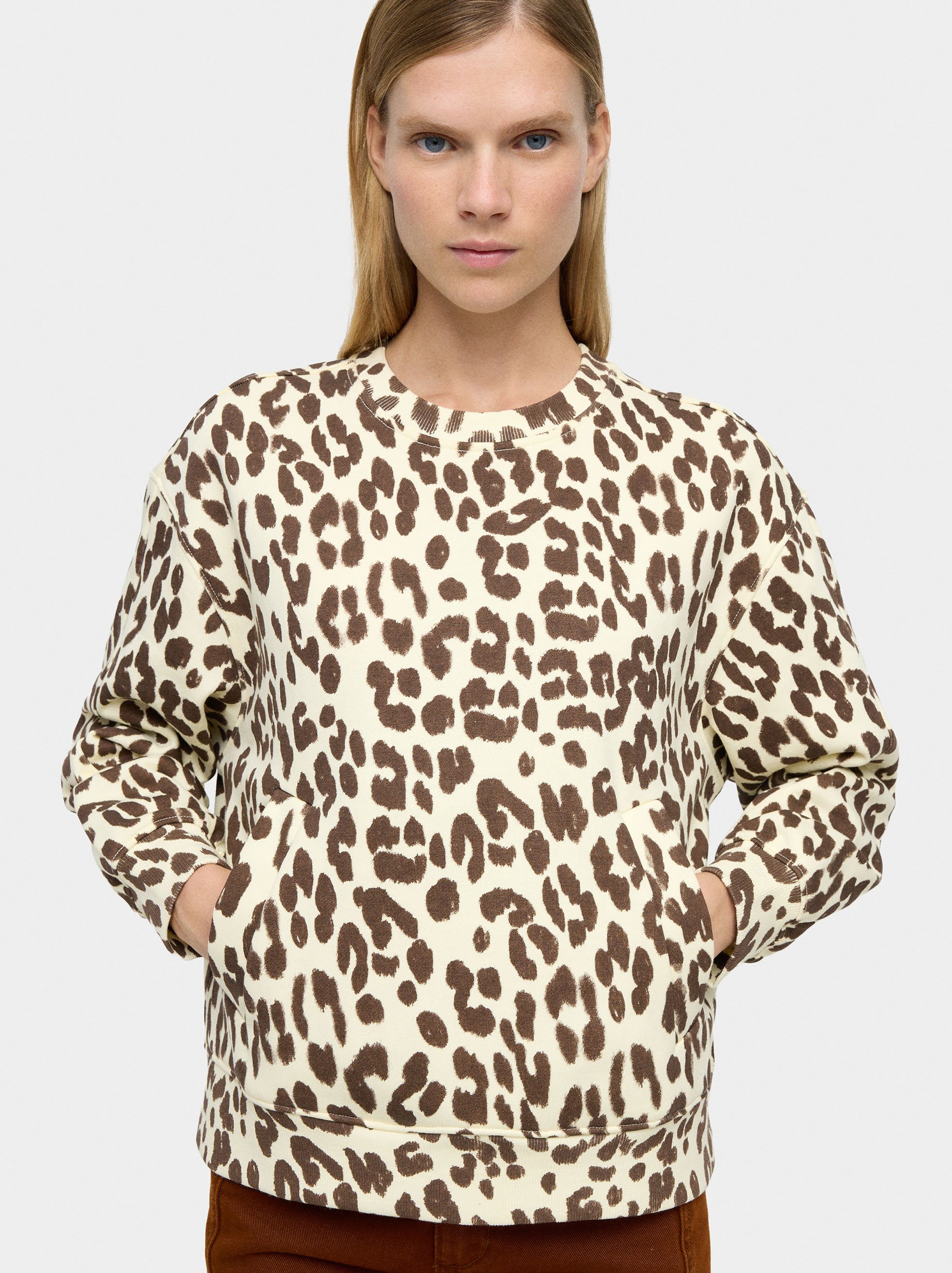 Sweatshirt with animal printed design image number 1.0