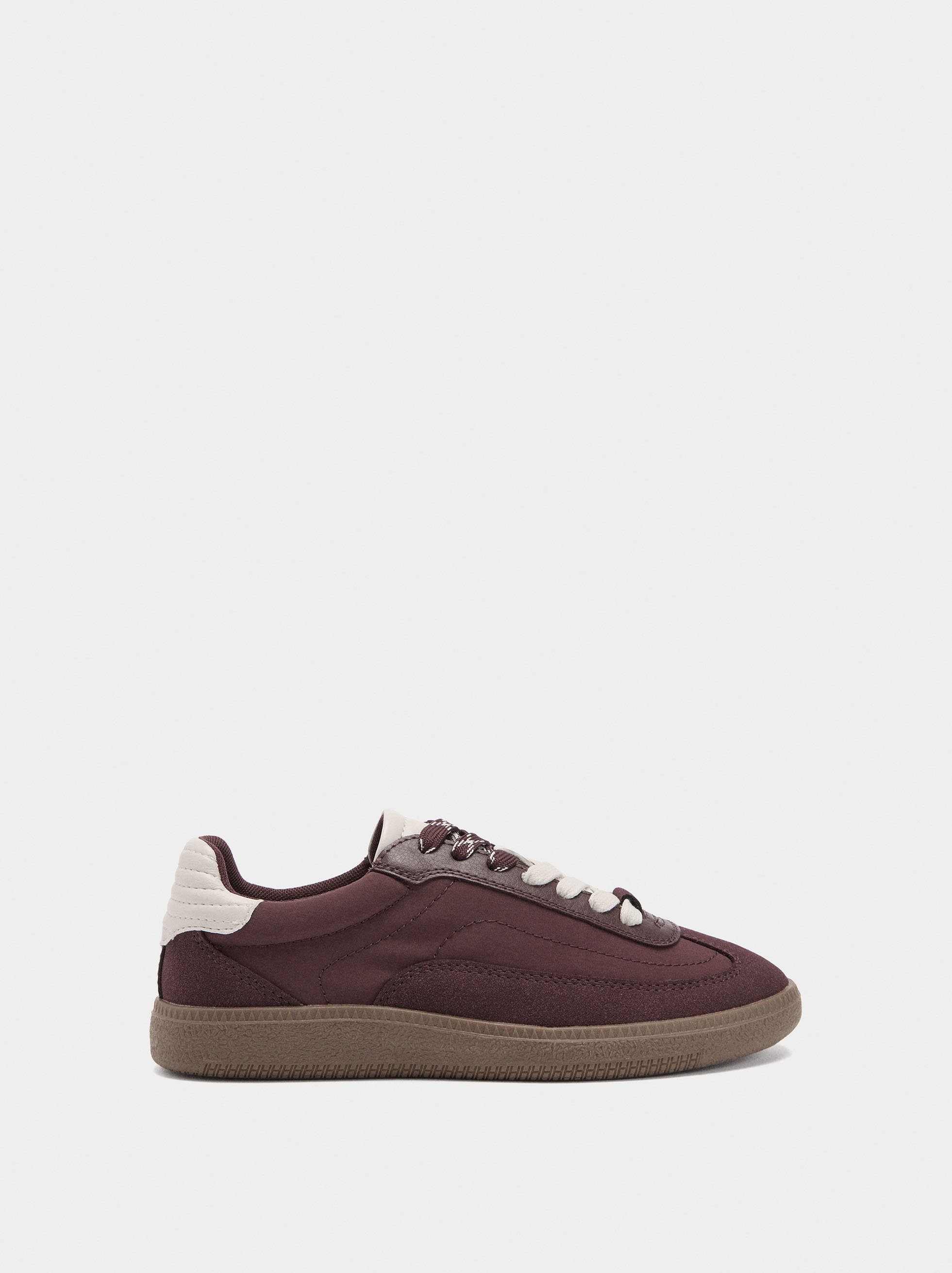 Baskets contrast&eacute;es &agrave; doubles lacets image number 1.0