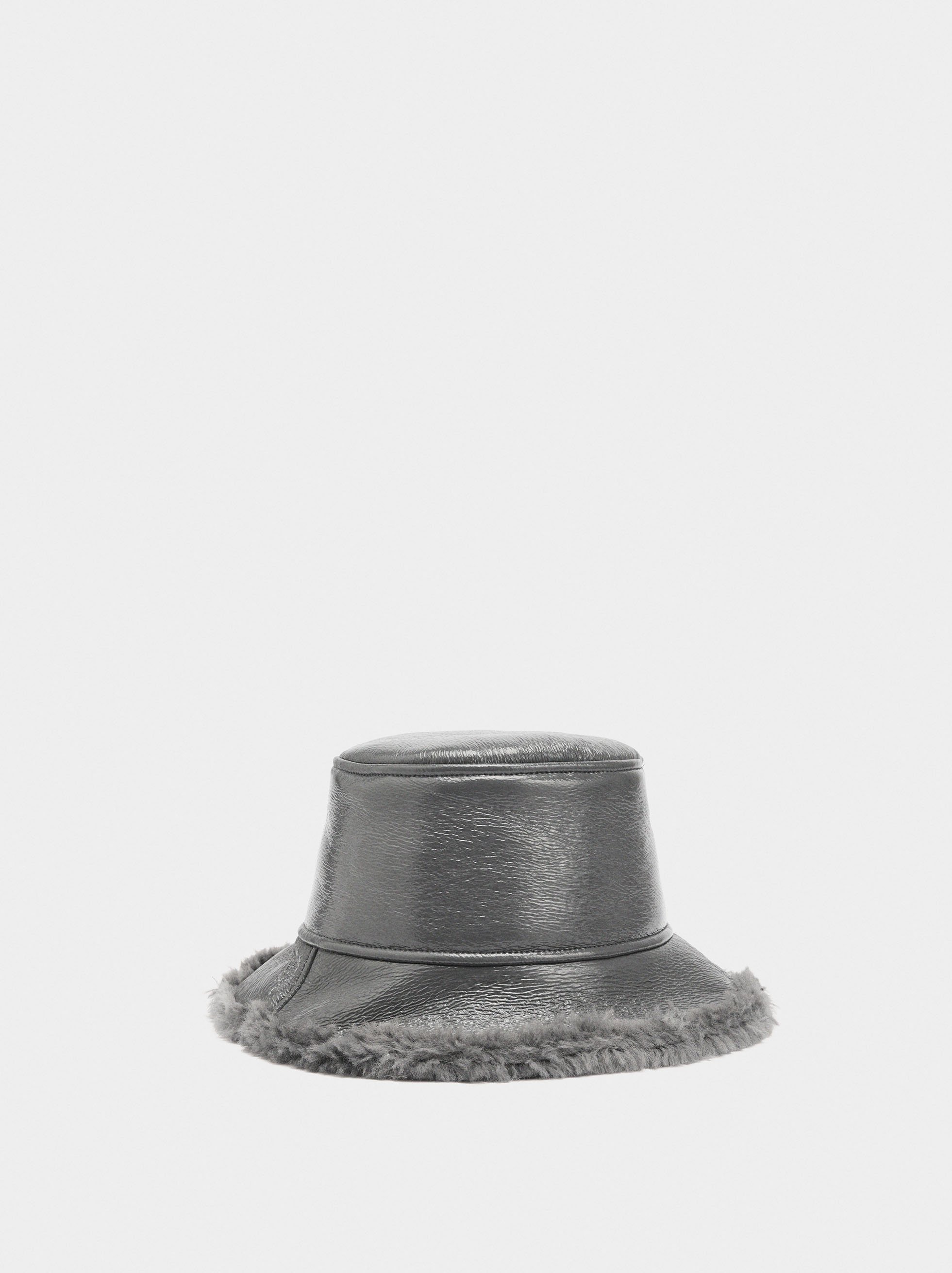 Varnished bucket bag hat image number 0.0