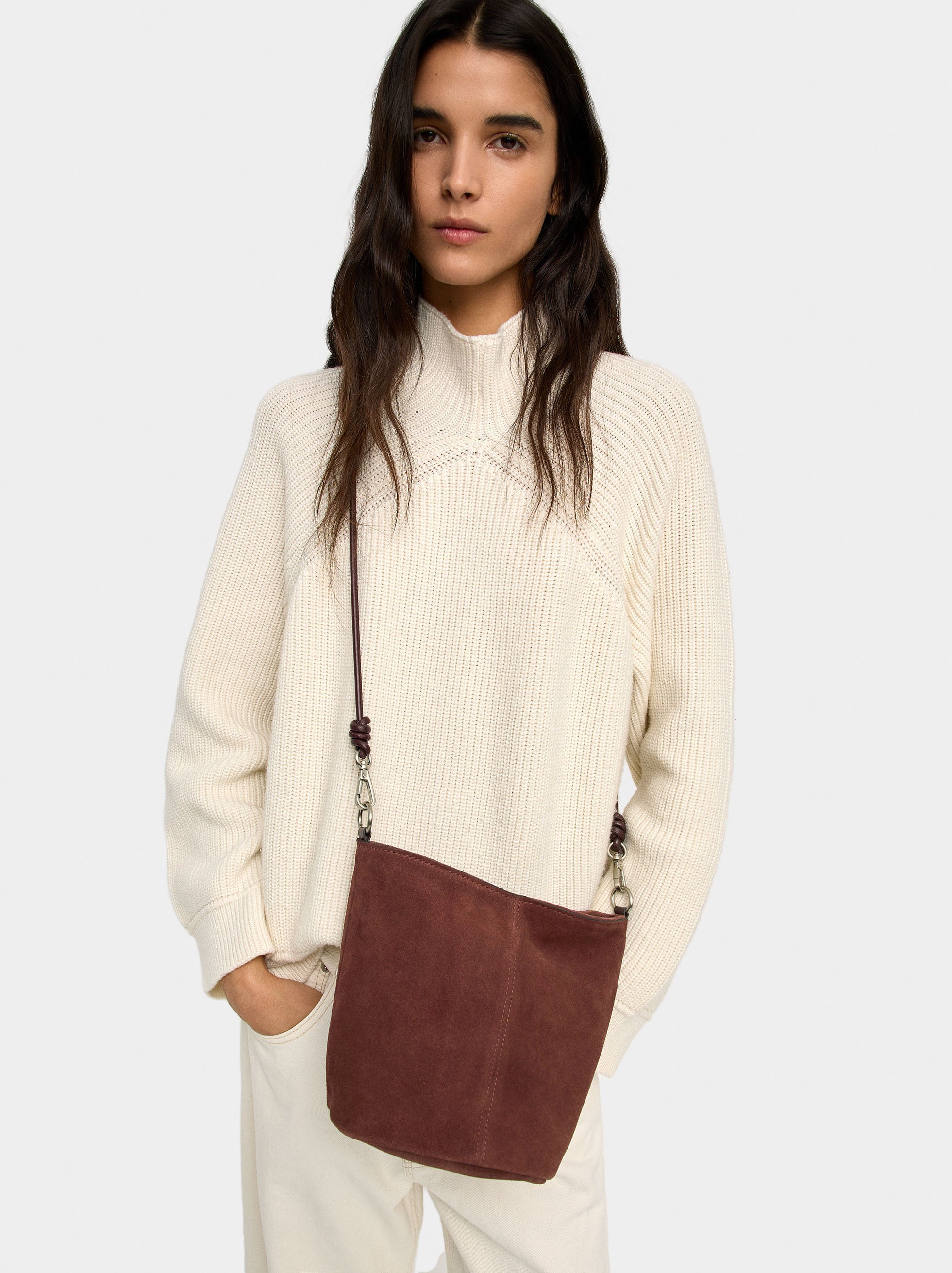 Leather bucket bag with crossbody strap image number 1.0