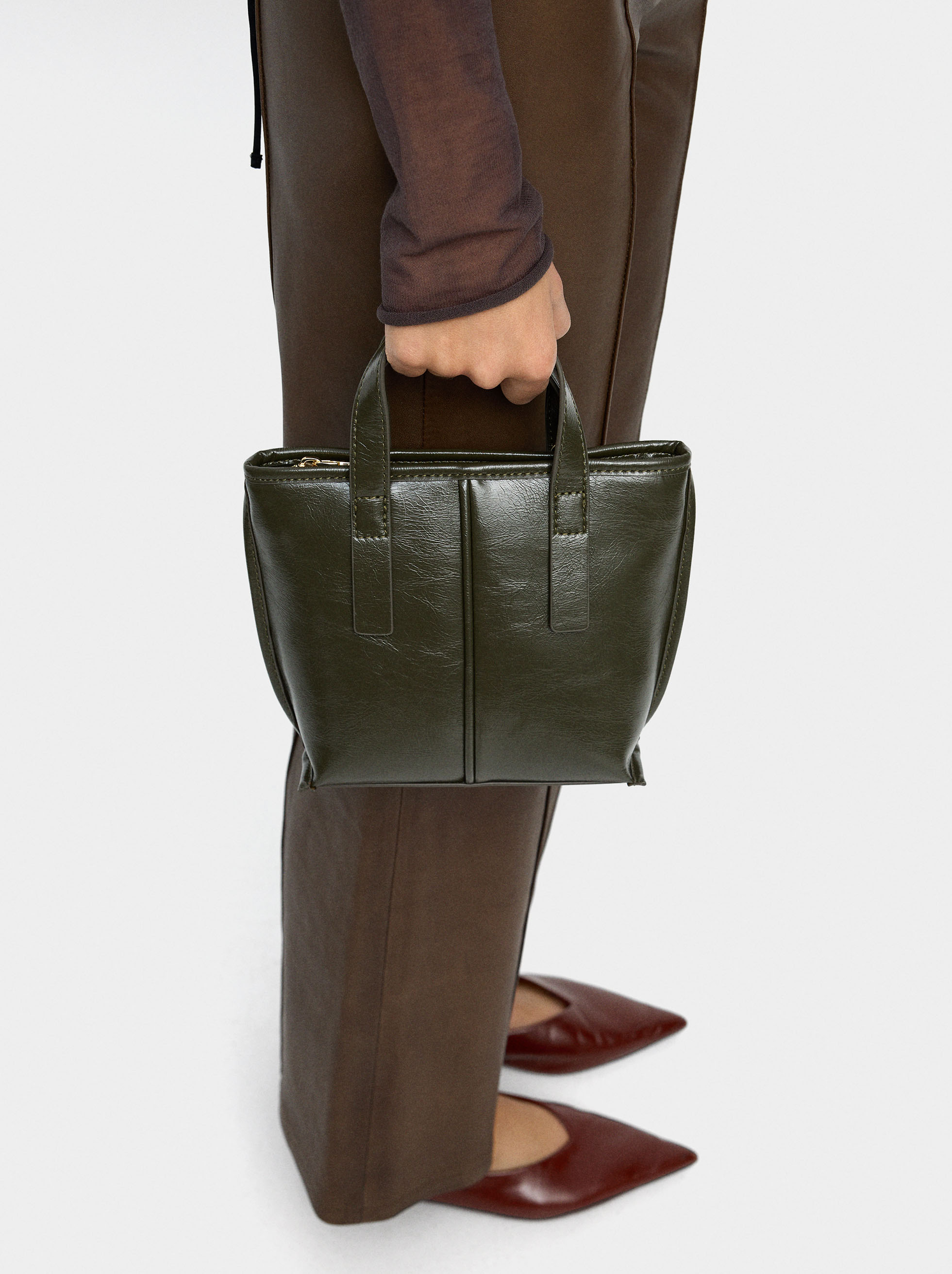 Tote bag with crossbody strap image number 1.0