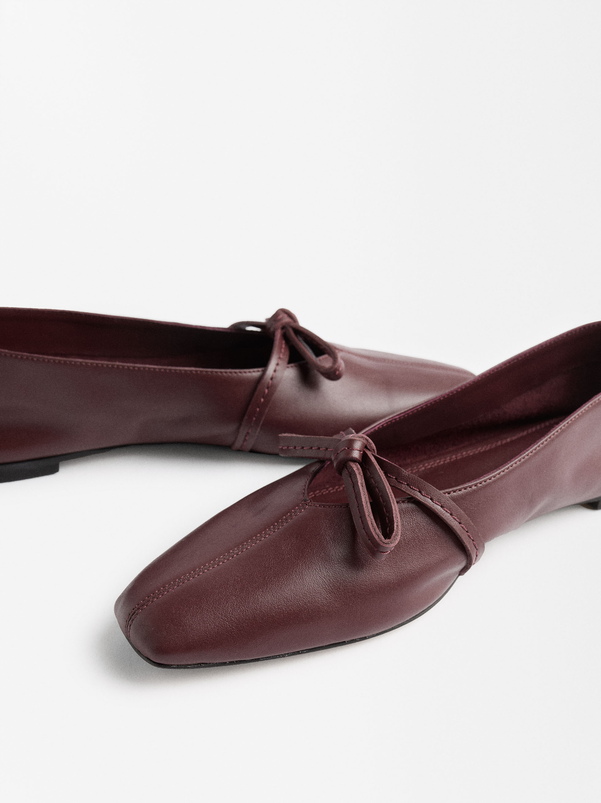 Leather ballet flats with bow image number 5.0