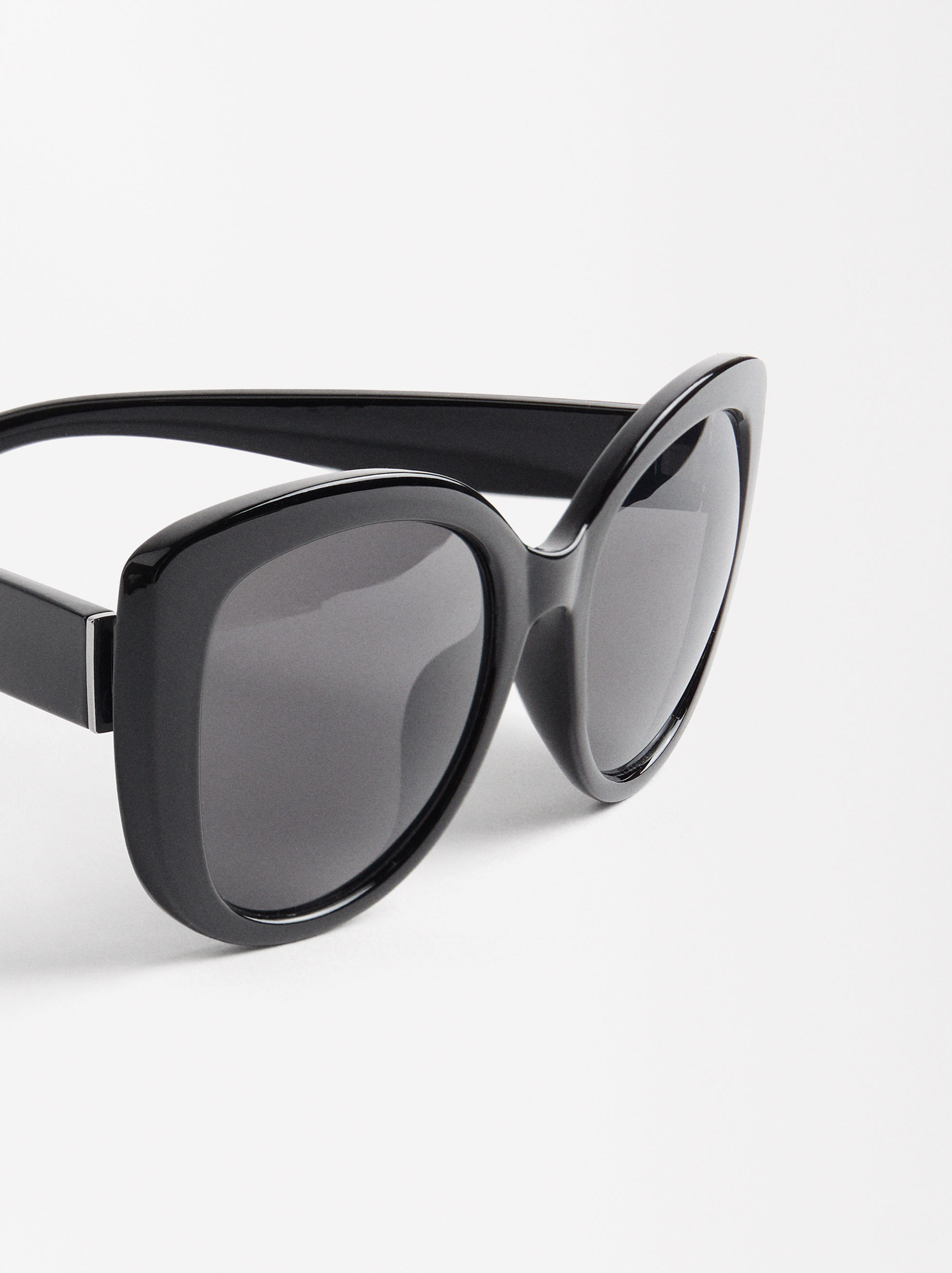 Sunglasses with resin frame image number 1.0