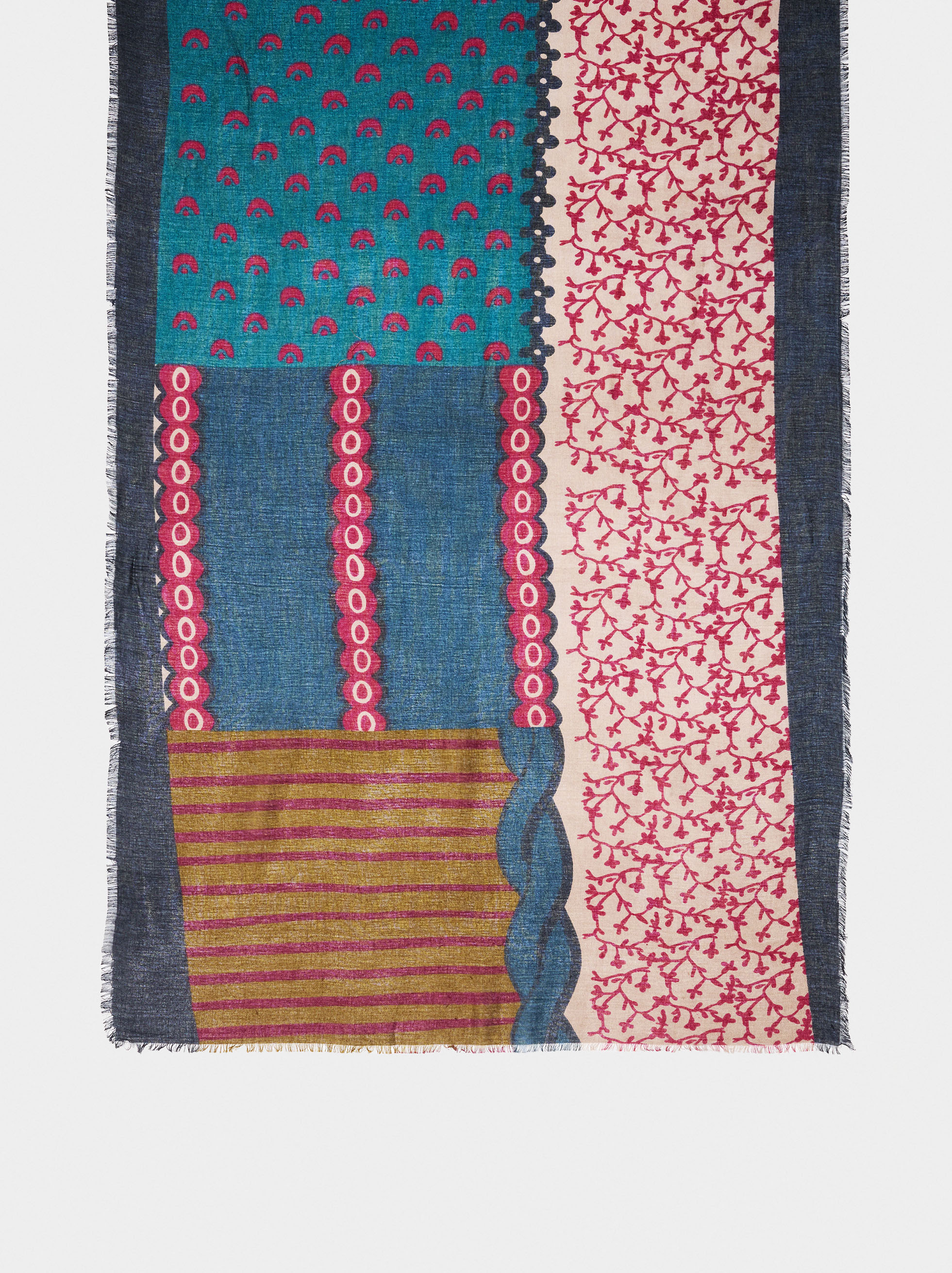Scarf printed with wool image number 2.0