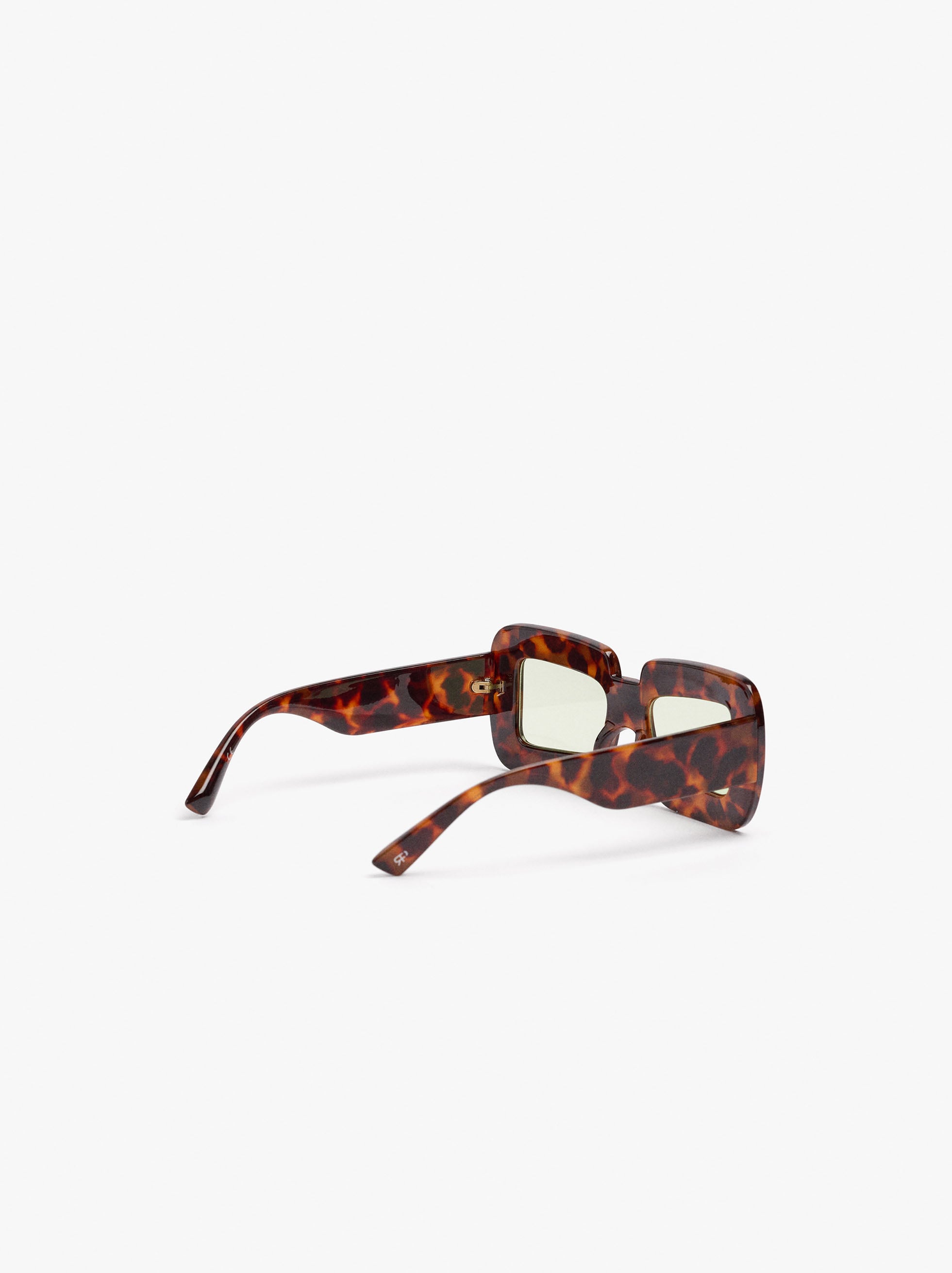 Square sunglasses image number 2.0
