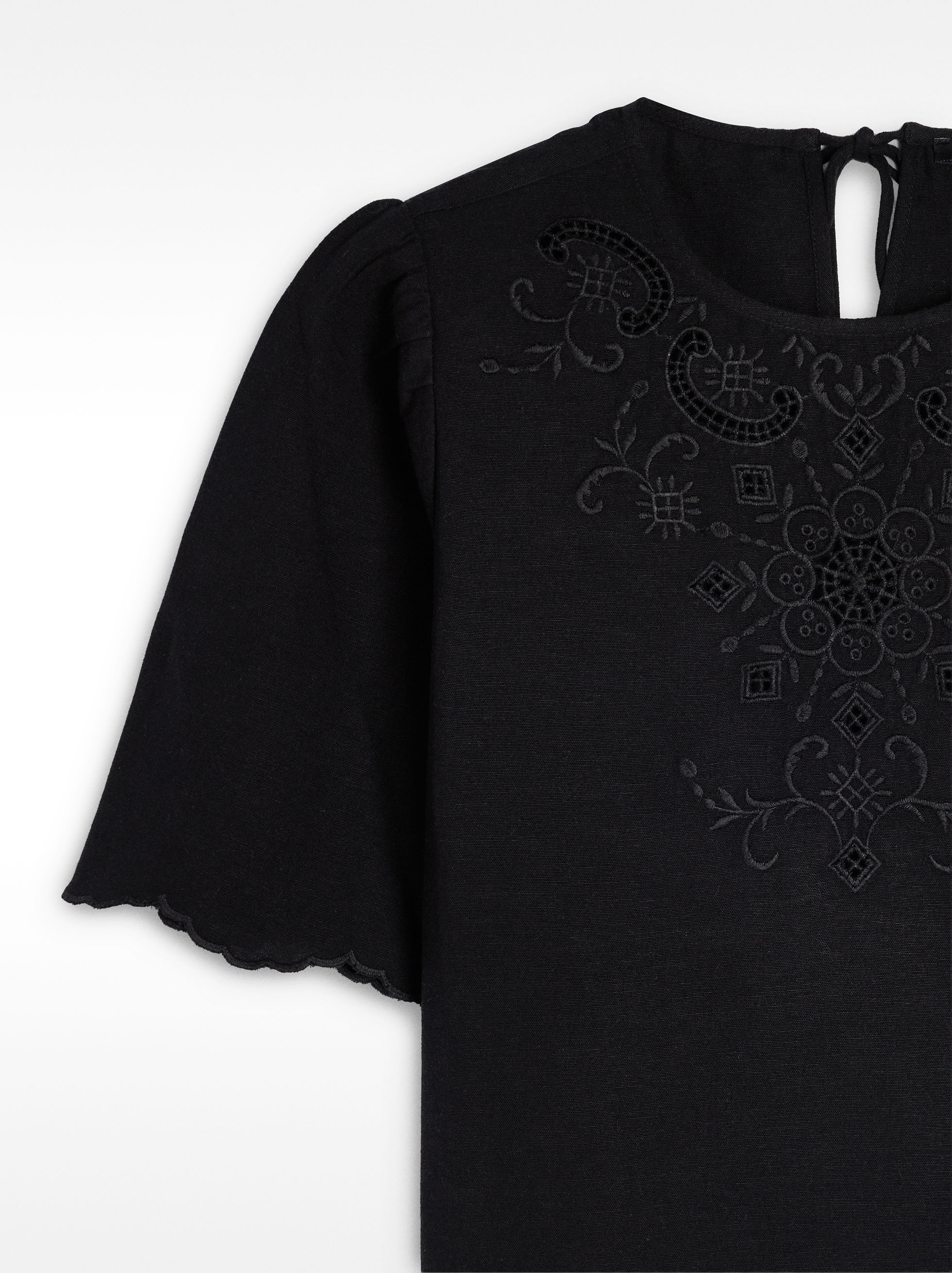 Cropped blouse with embroidery image number 5.0