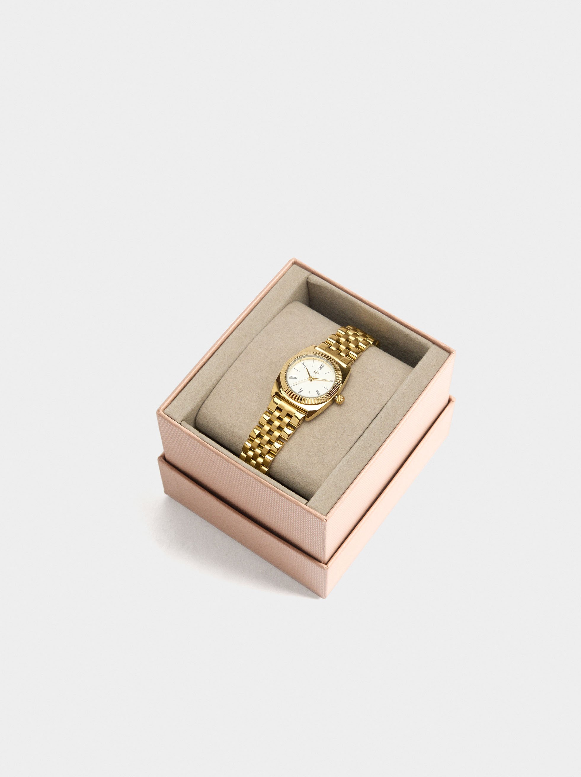 Watch with stainless steel wristband image number 3.0