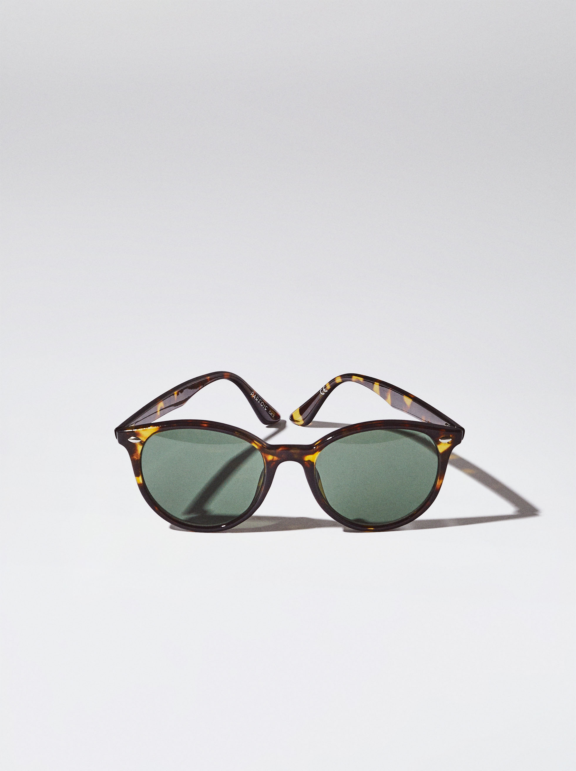 Round Tortoiseshell Sunglasses image number 0.0