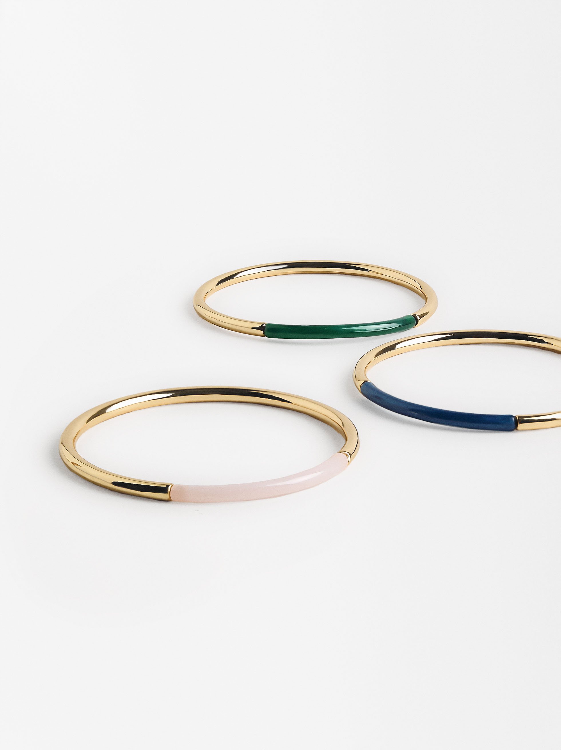Set of resin bracelets image number 1.0