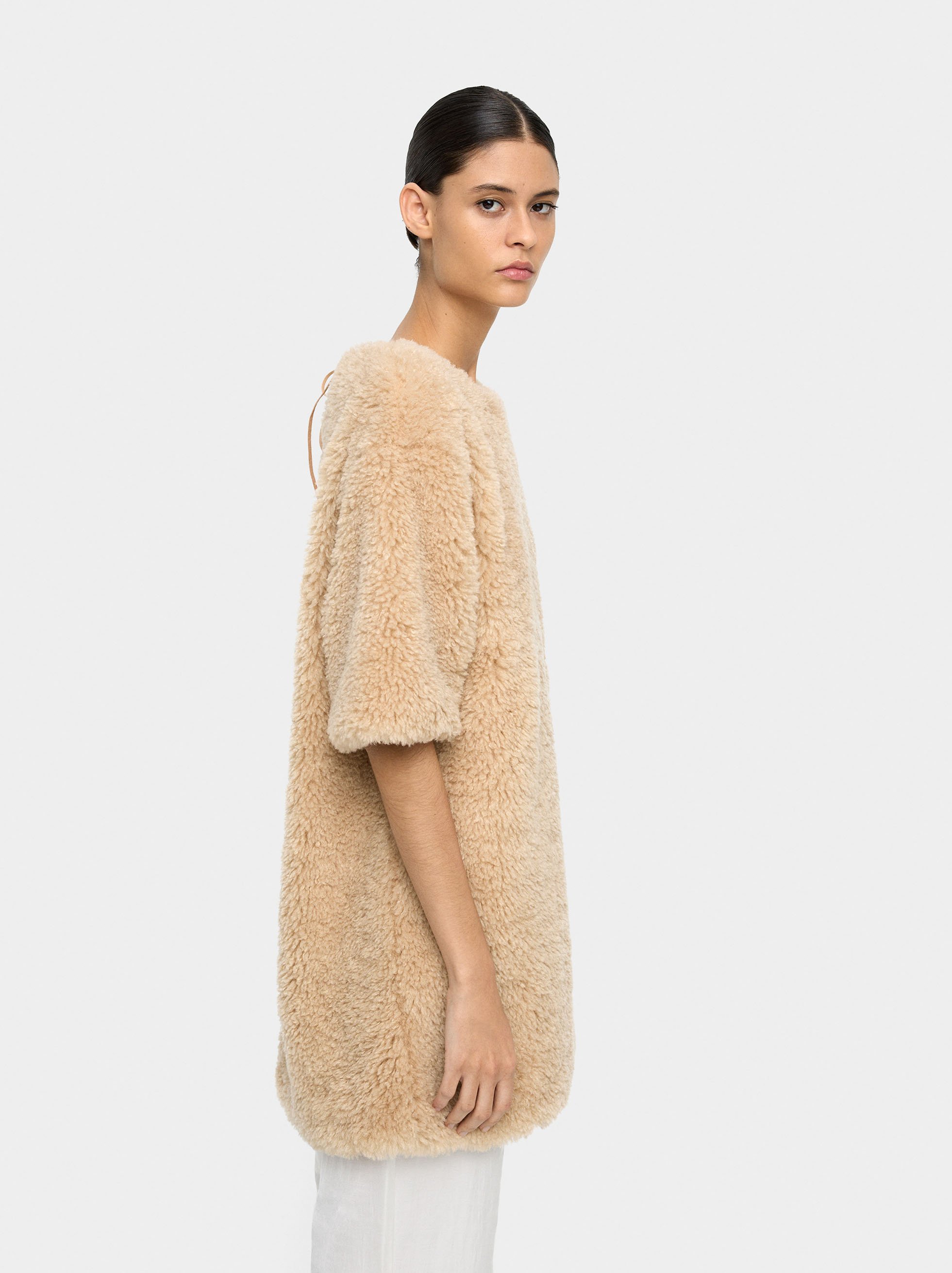 Short dress with leather-effect sheepskin image number 2.0