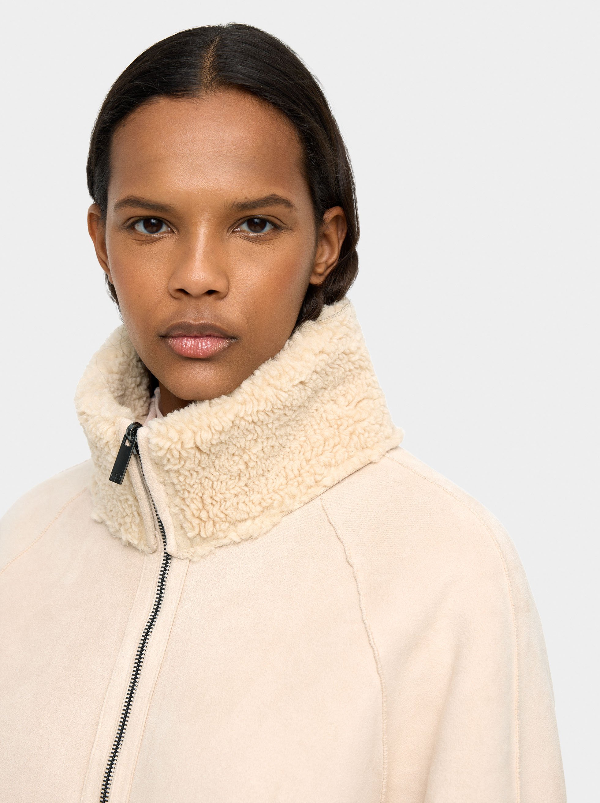 Reversible jacket with sherpa effect image number 2.0