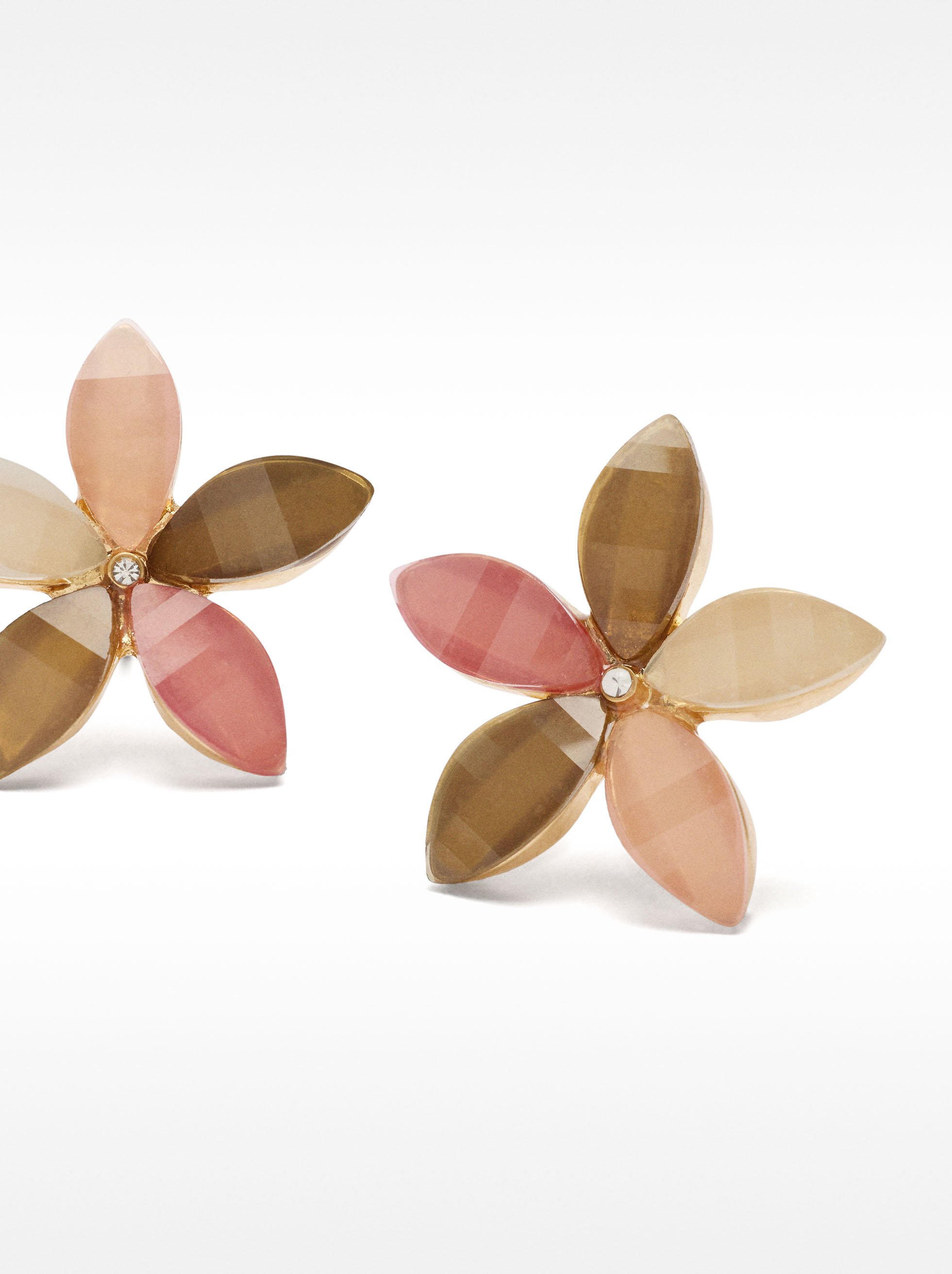 Flower earrings with resin image number 2.0