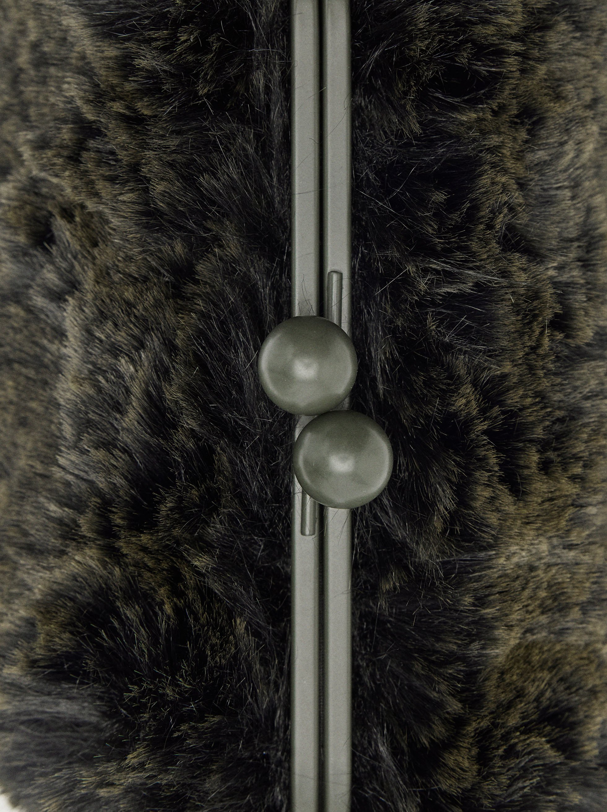 Bag with chain strap effect image number 1.0