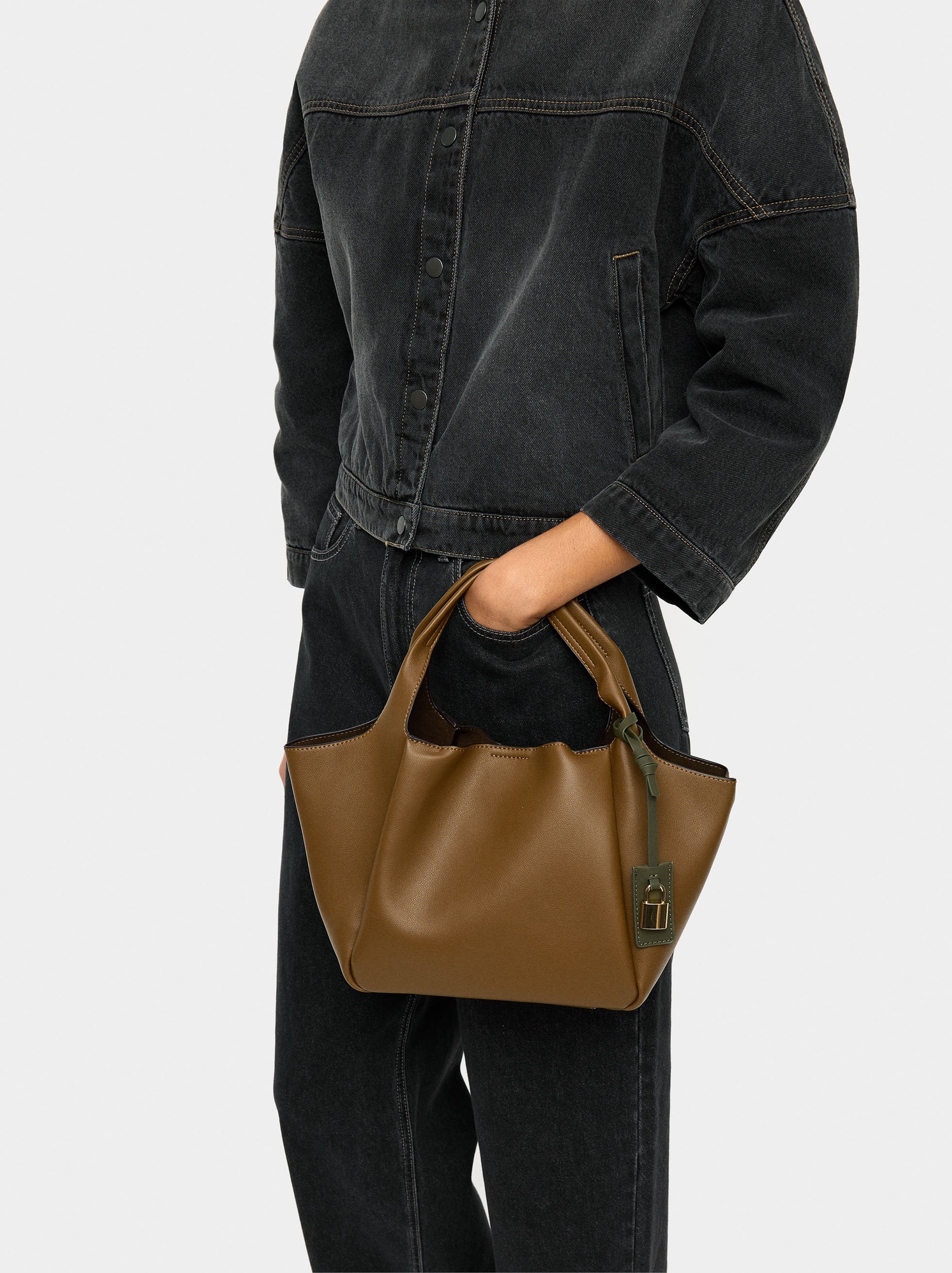 Tote-Tasche mit Anhänger image number 1.0