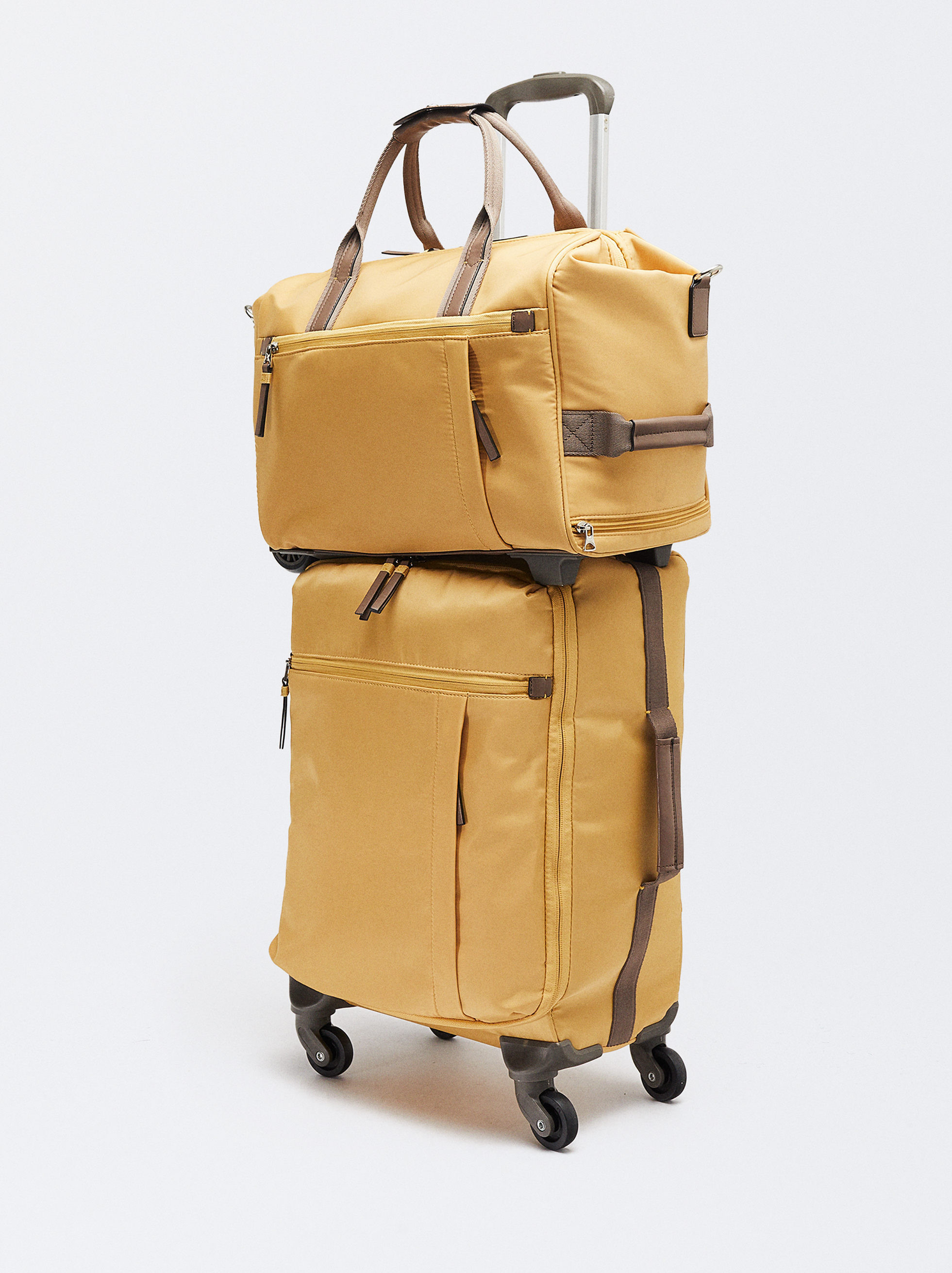 Maleta De Viaje De Nylon Mostaza Parfois