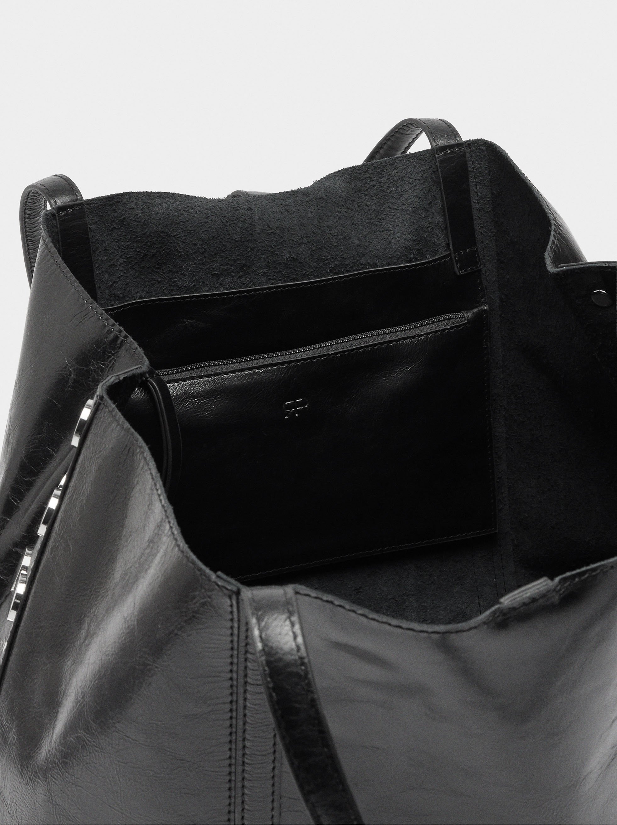 Mala shopper de pele com tachas image number 5.0