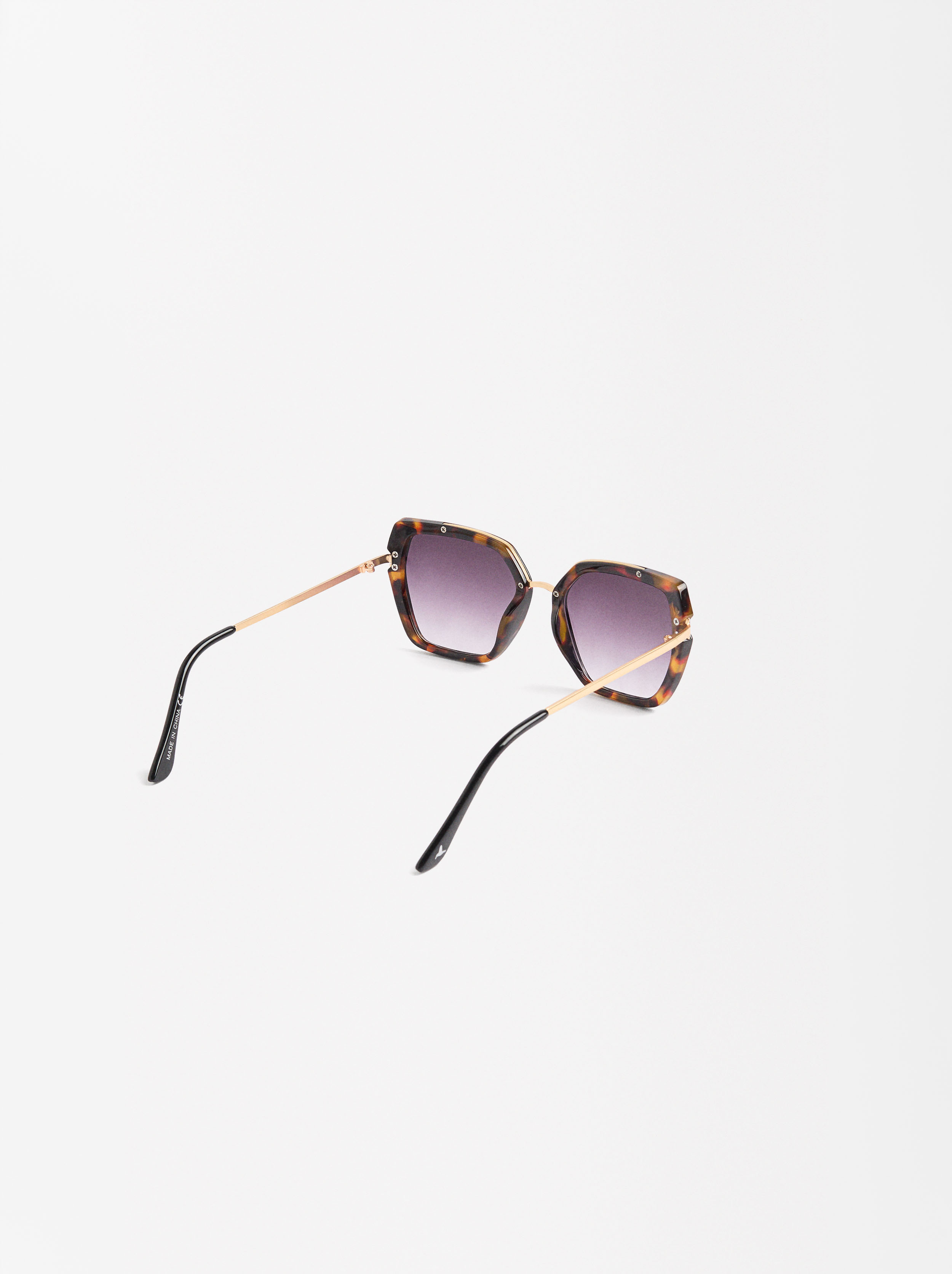 Lunettes de soleil carrées image number 3.0