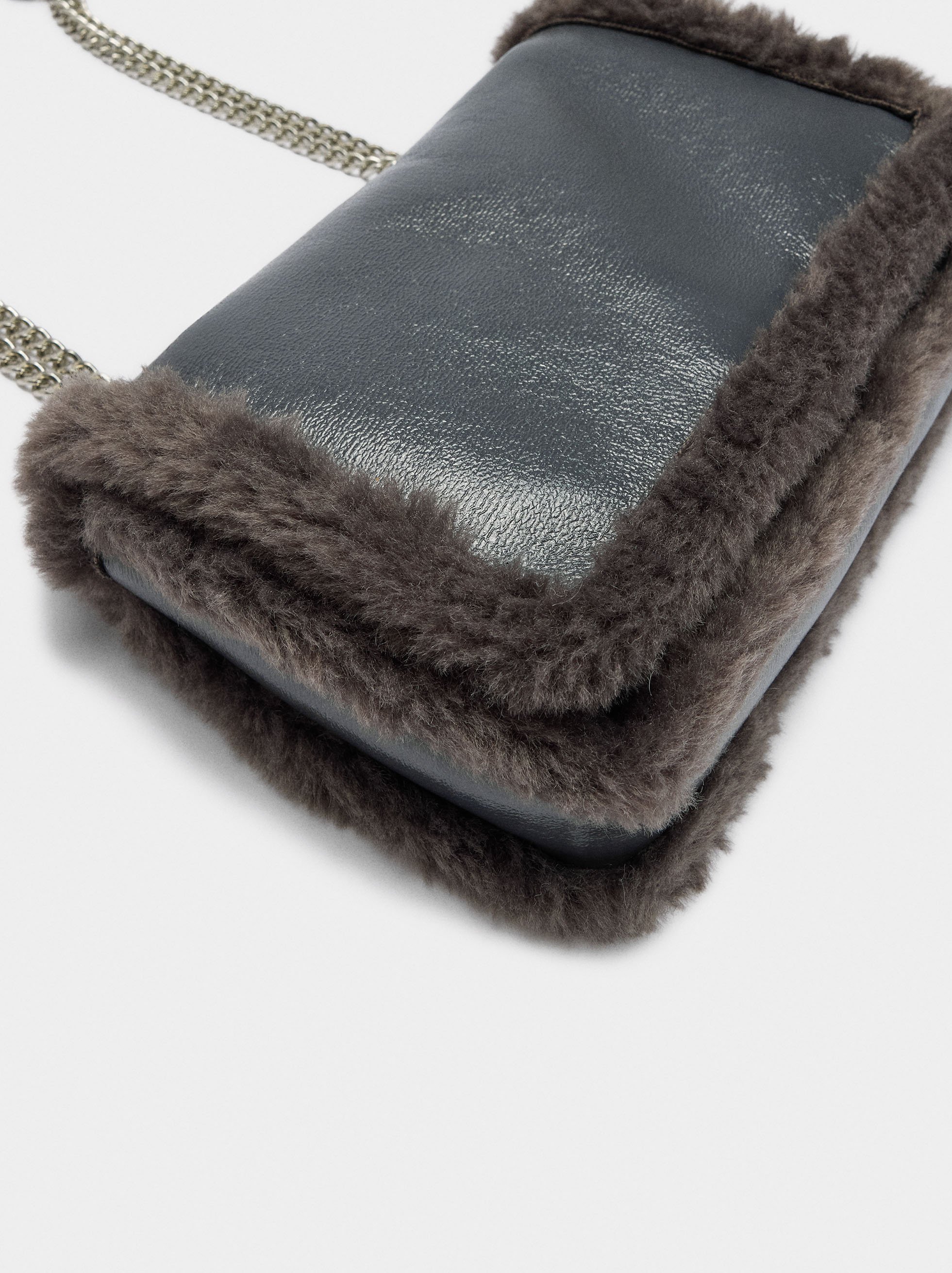 Shoulder bag with fur effect edges image number 1.0