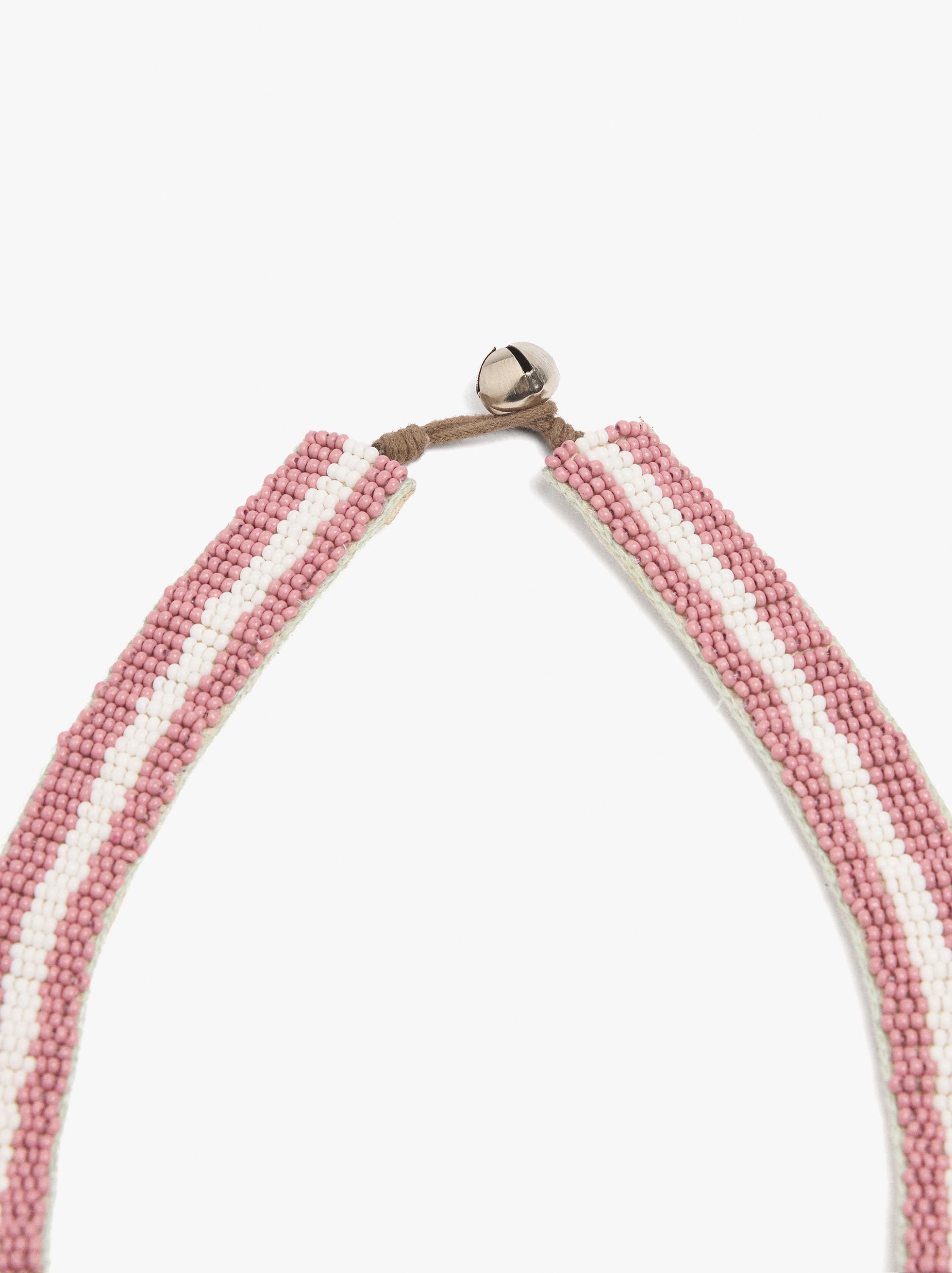 Collier avec perles de verre et grelots image number 3.0