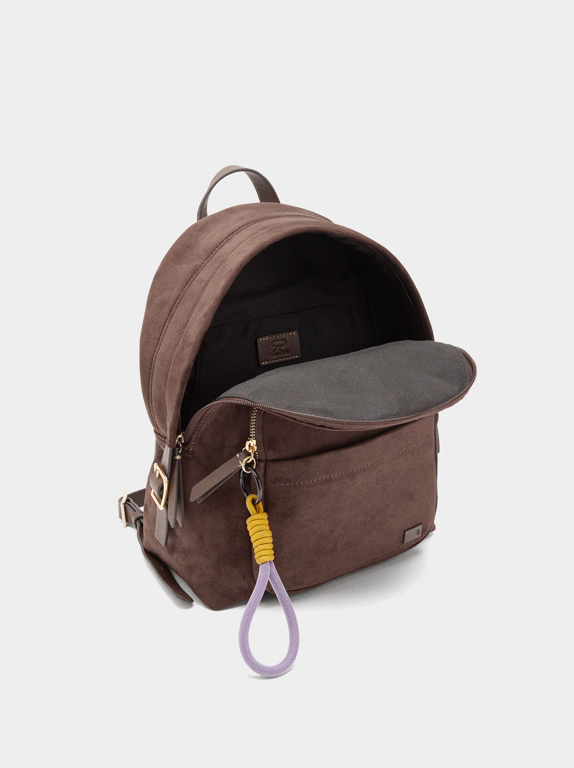 Basic backpack with pendant image number 4.0