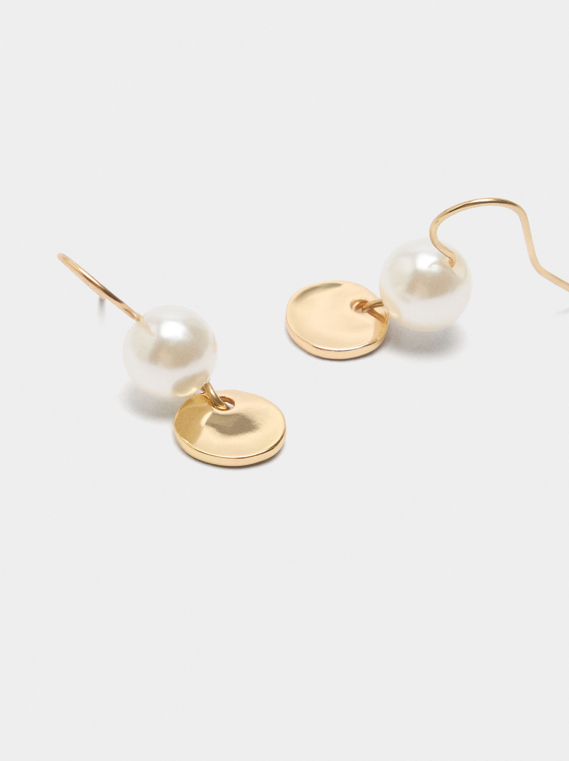 Earrings with pearls and medals image number 1.0