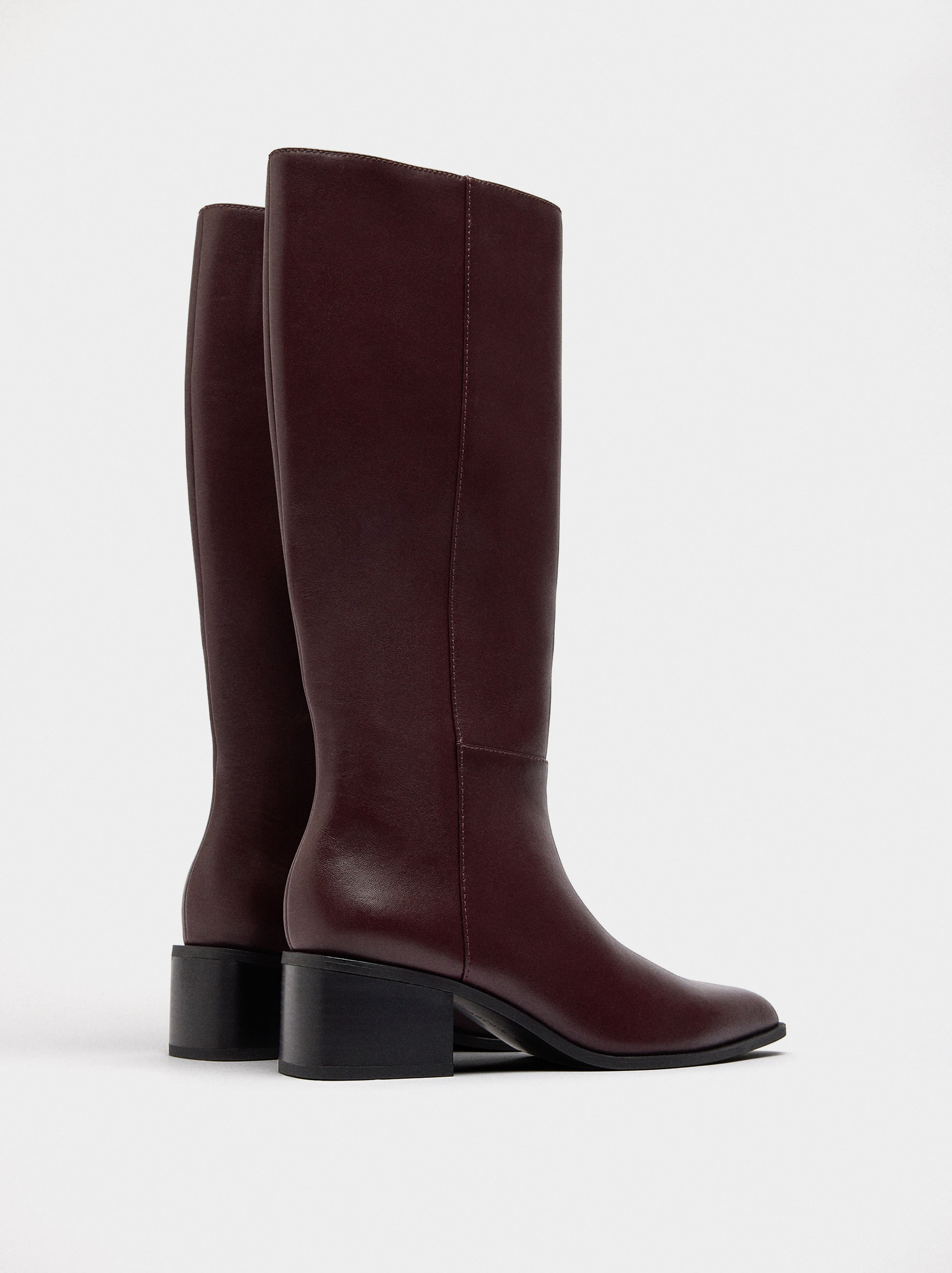Stiefel aus Leder mit breitem Absatz image number 2.0