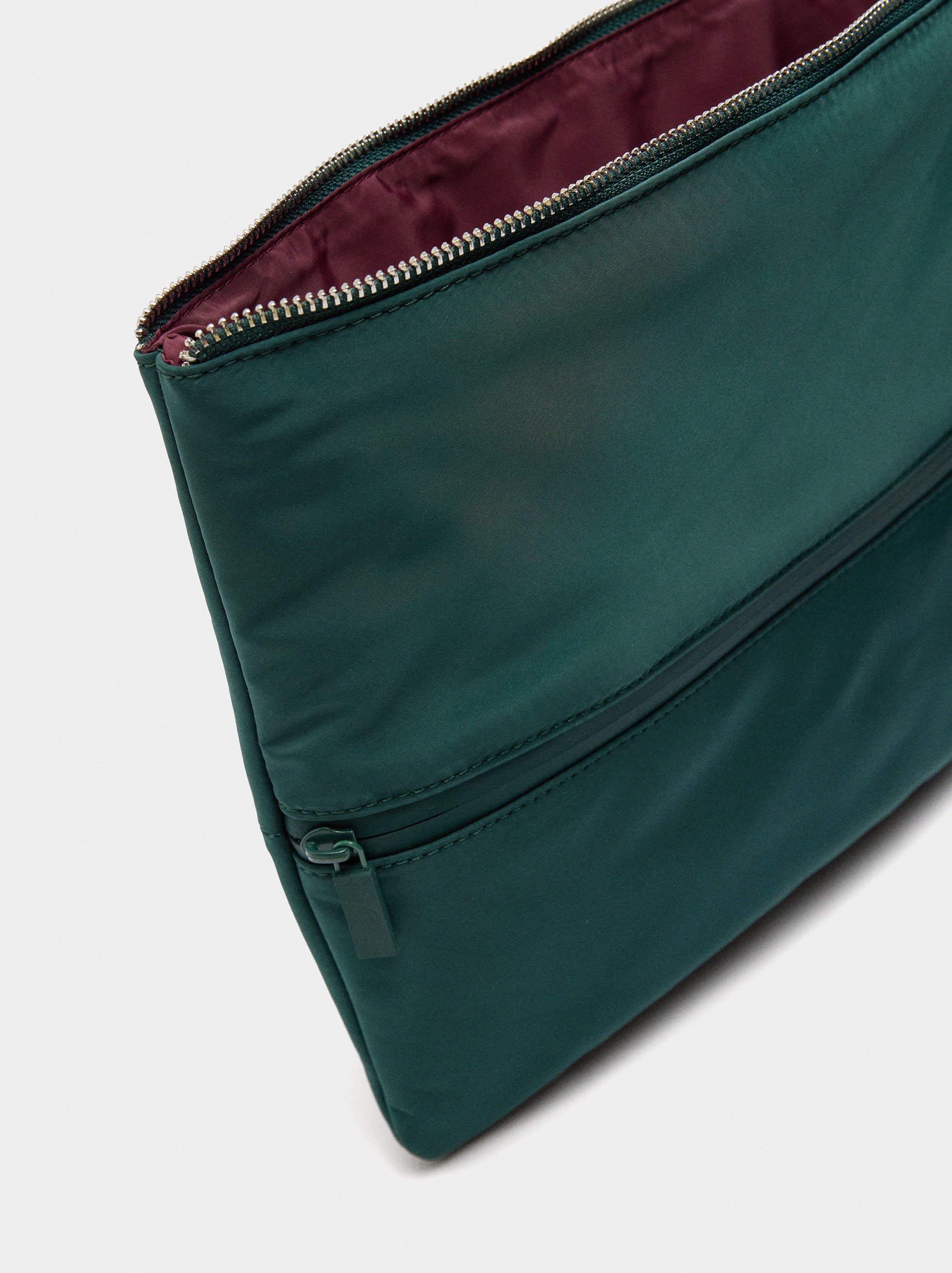 Nylon laptop cover with charm 13" image number 4.0