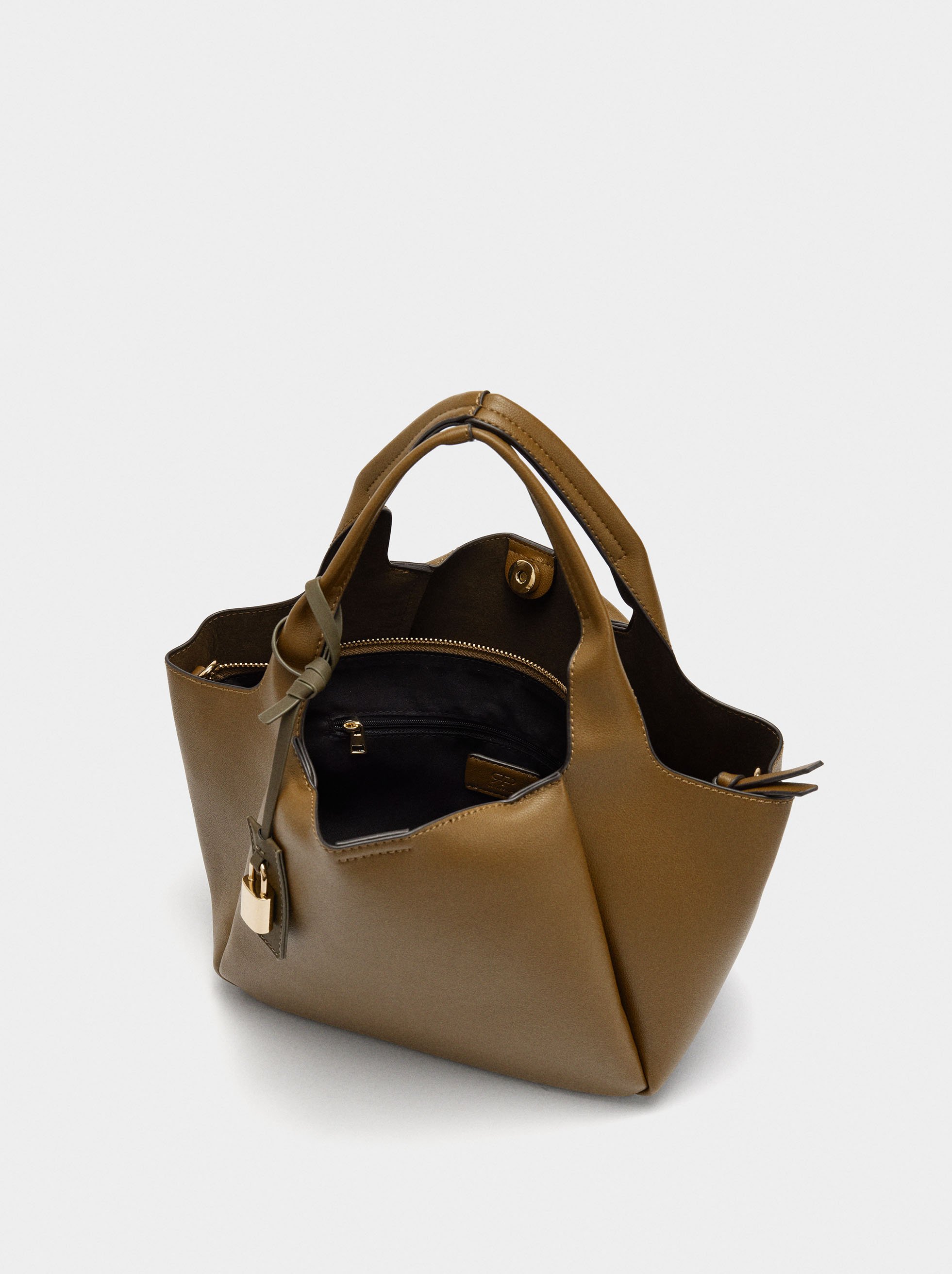 Tote bag with pendant image number 4.0
