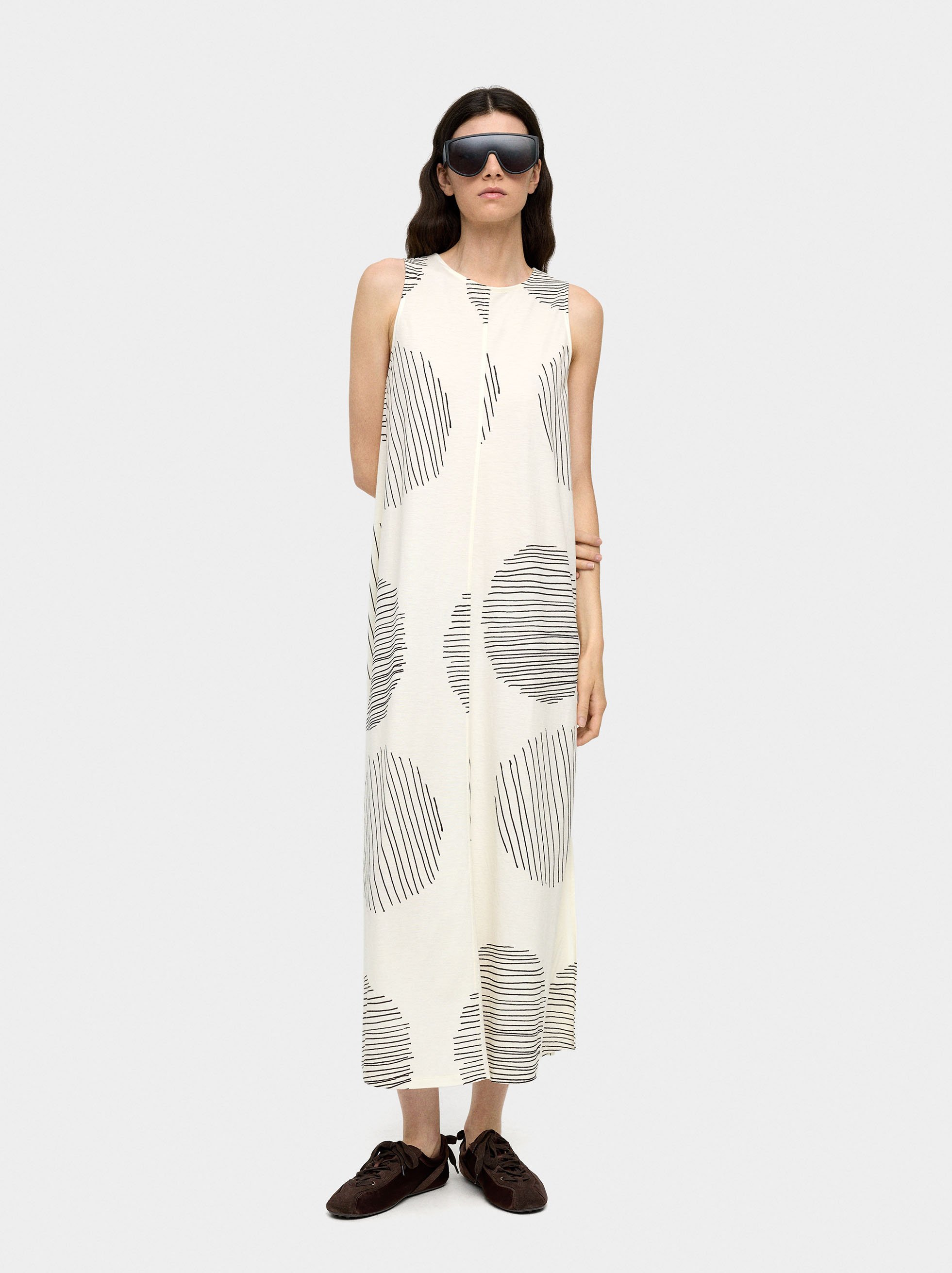 Long printed dress image number 1.0