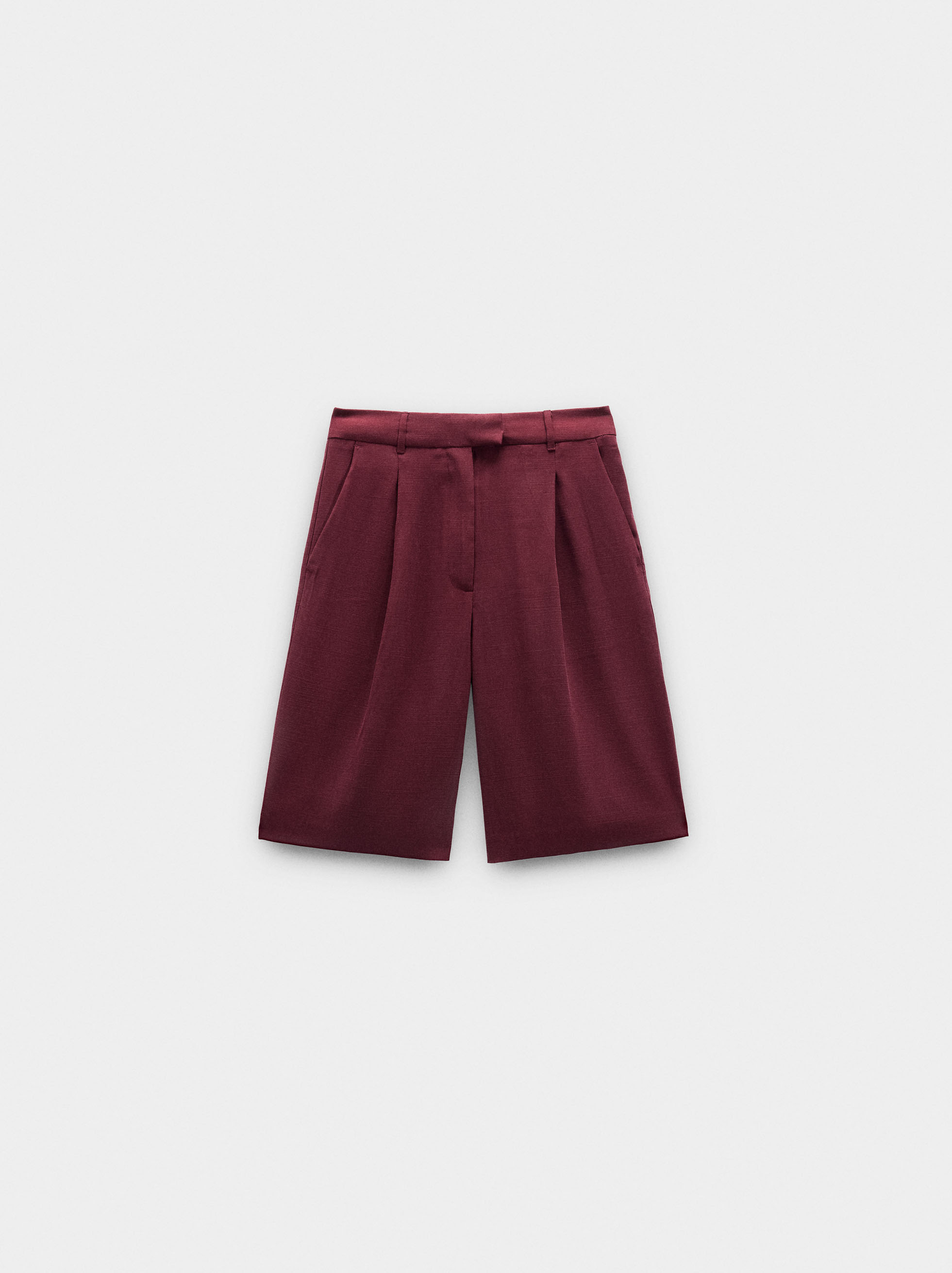Pleated bermudas image number 4.0