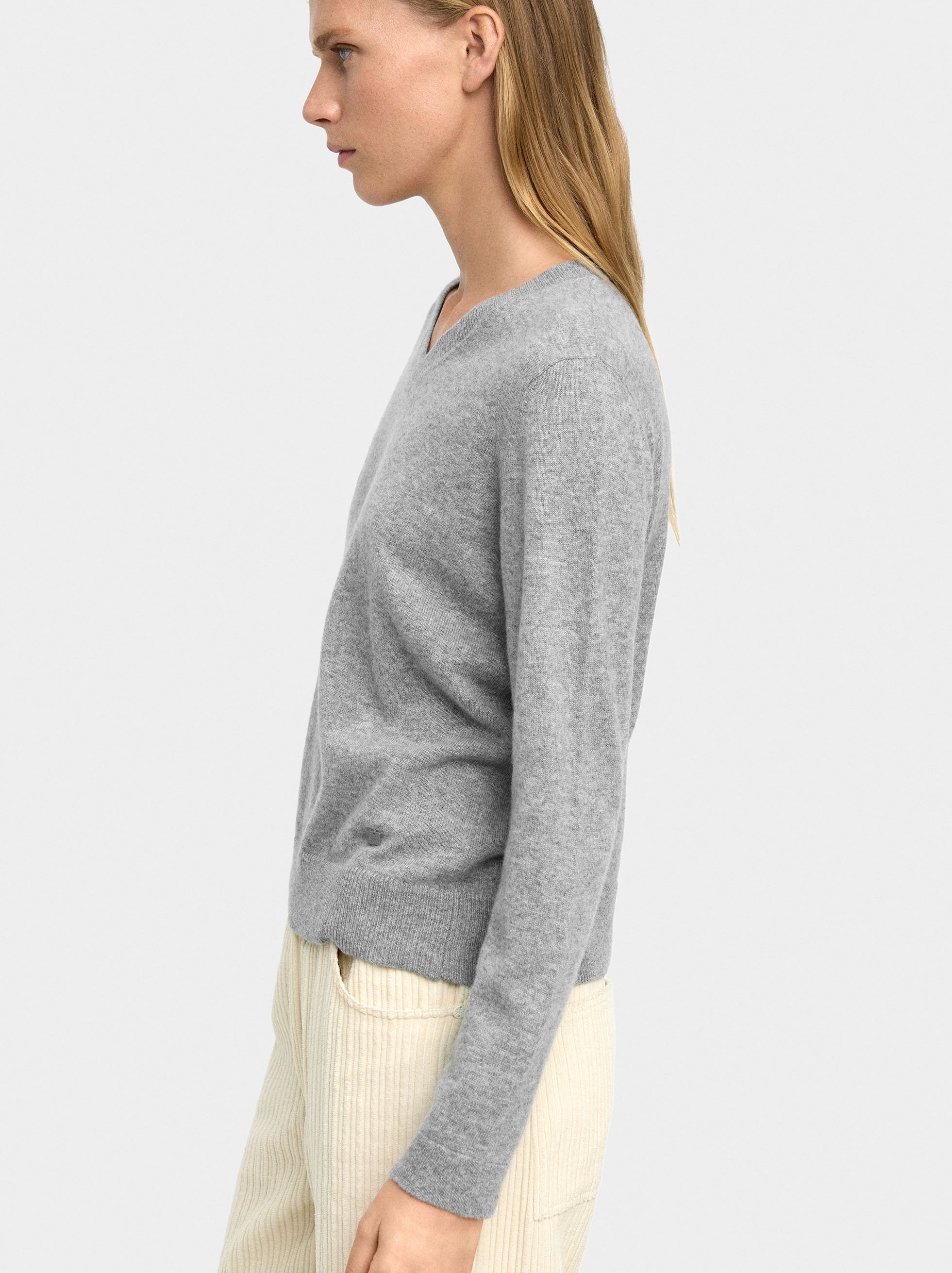 100% cashmere sweater image number 2.0