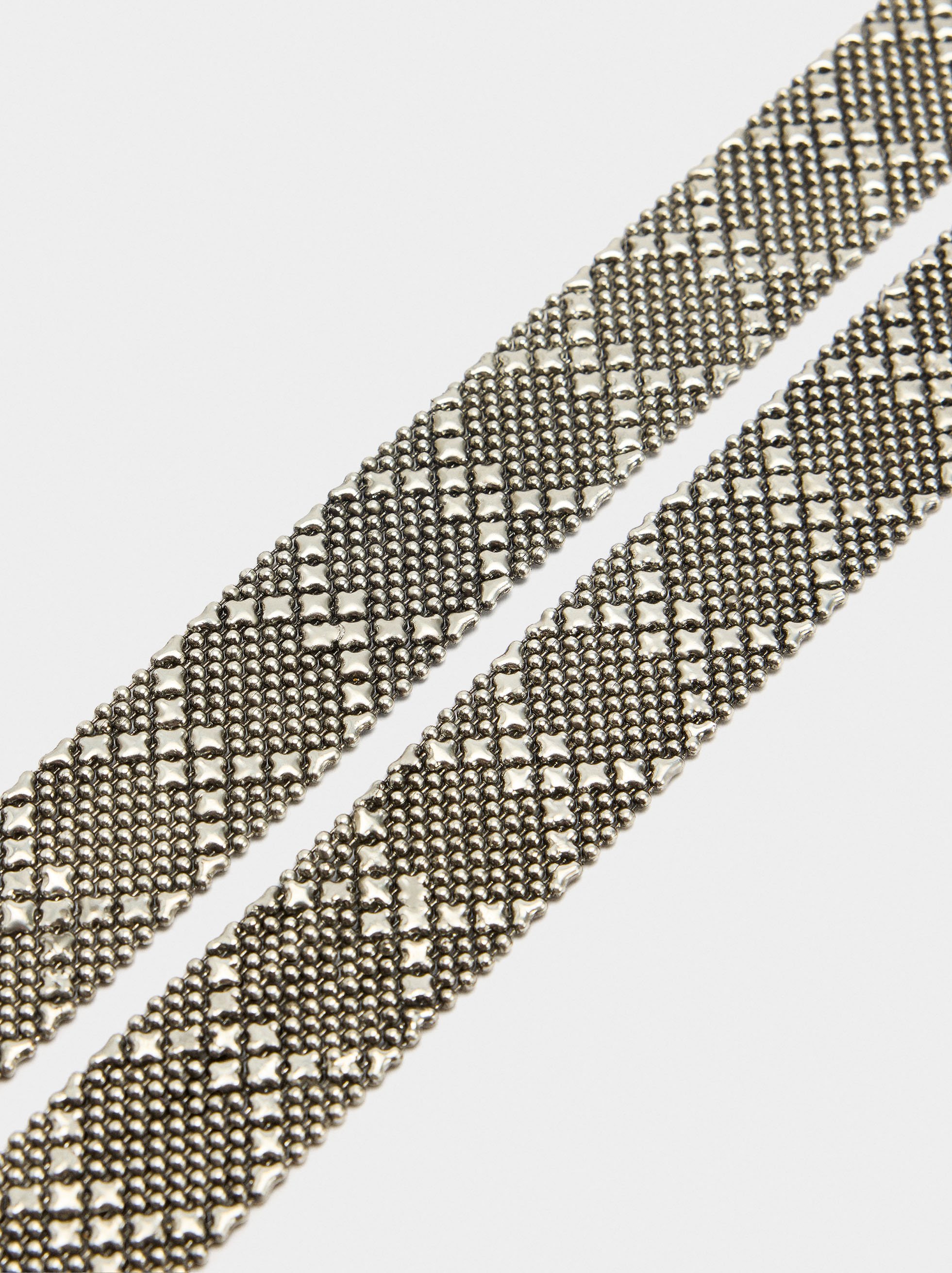 Collier métallique en cravate image number 2.0