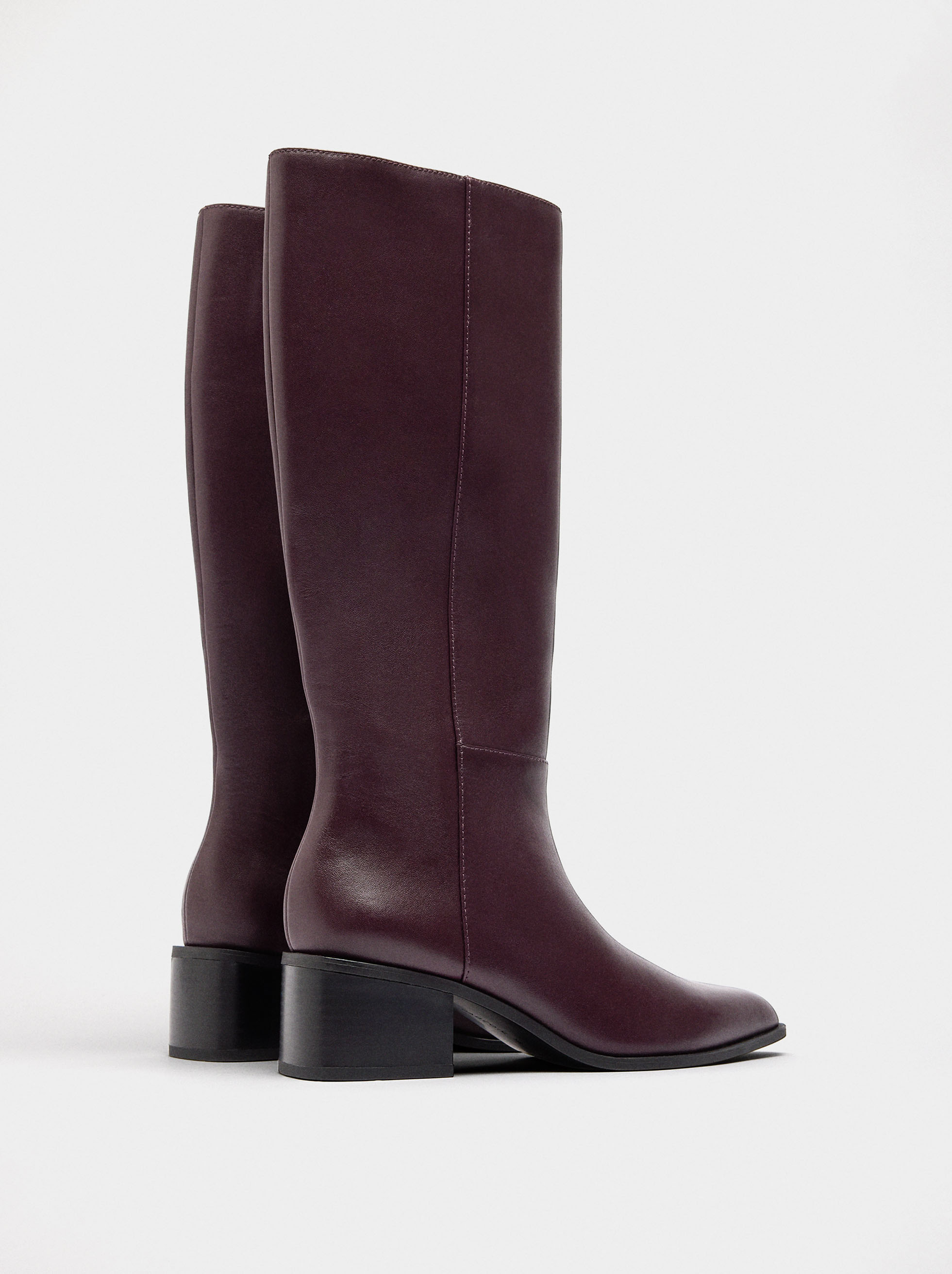 Leather boots with wide heel image number 3.0