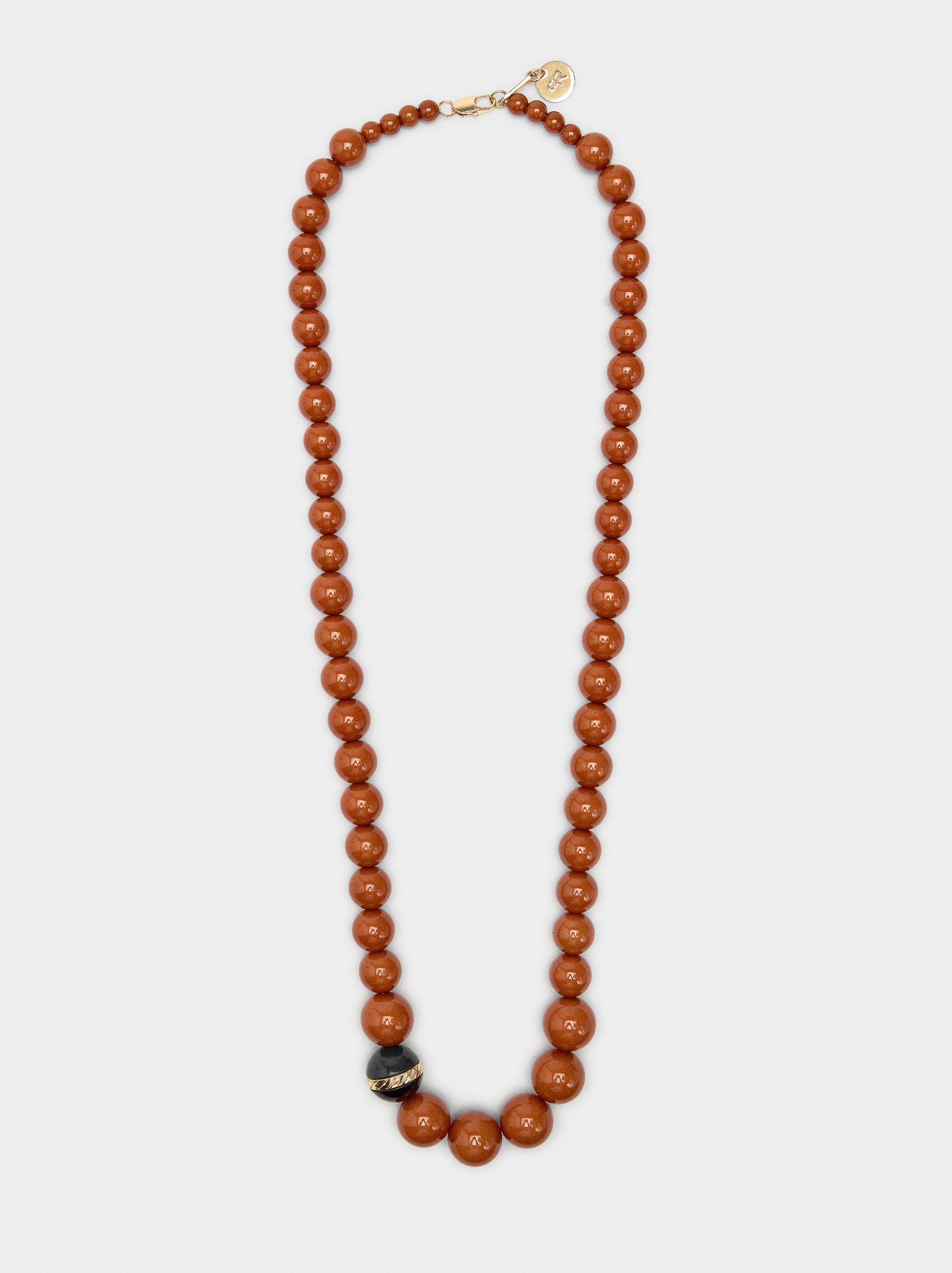 Long necklace with resin beads image number 0.0