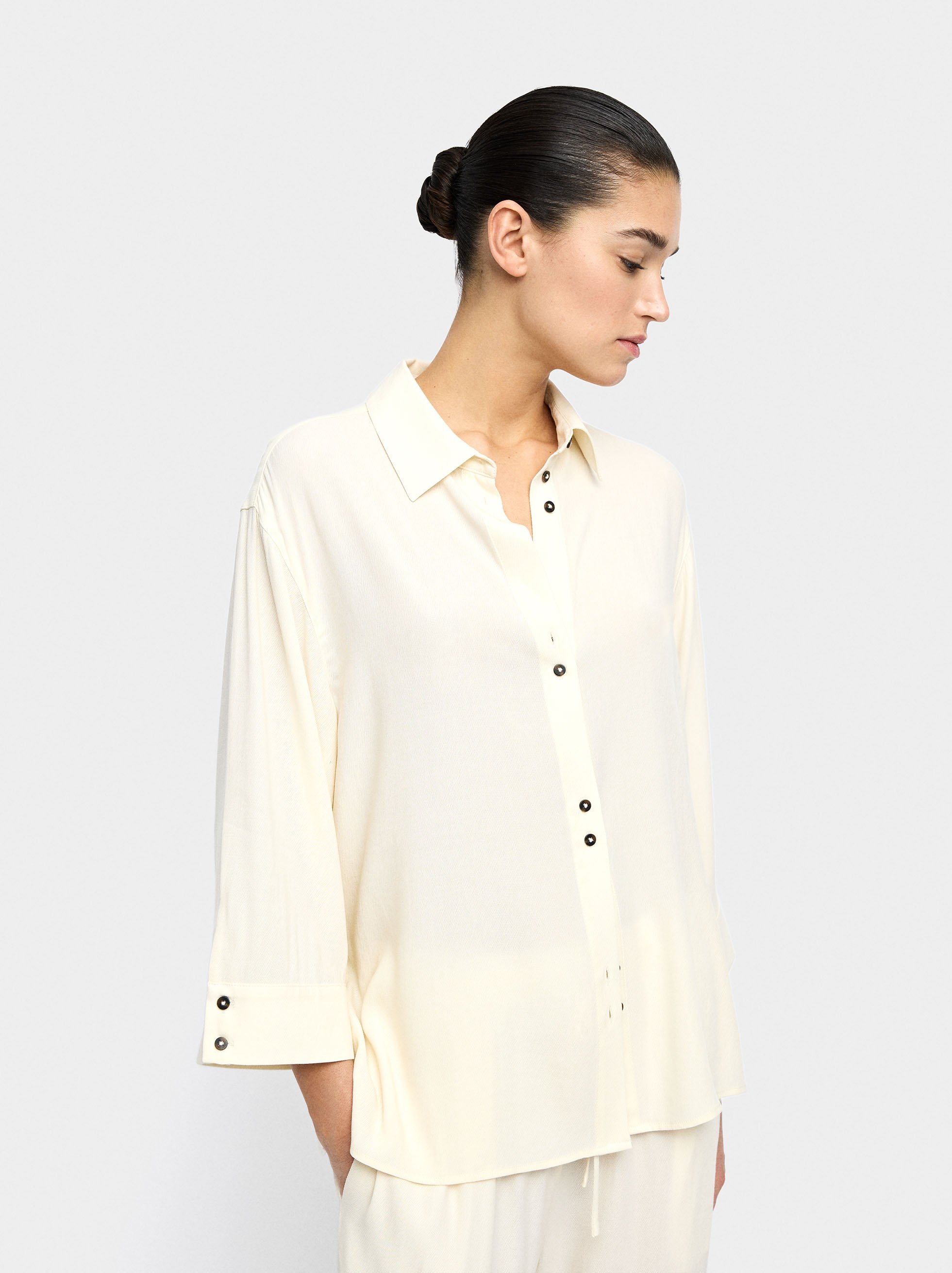 Lyocell shirt with double buttons image number 0.0