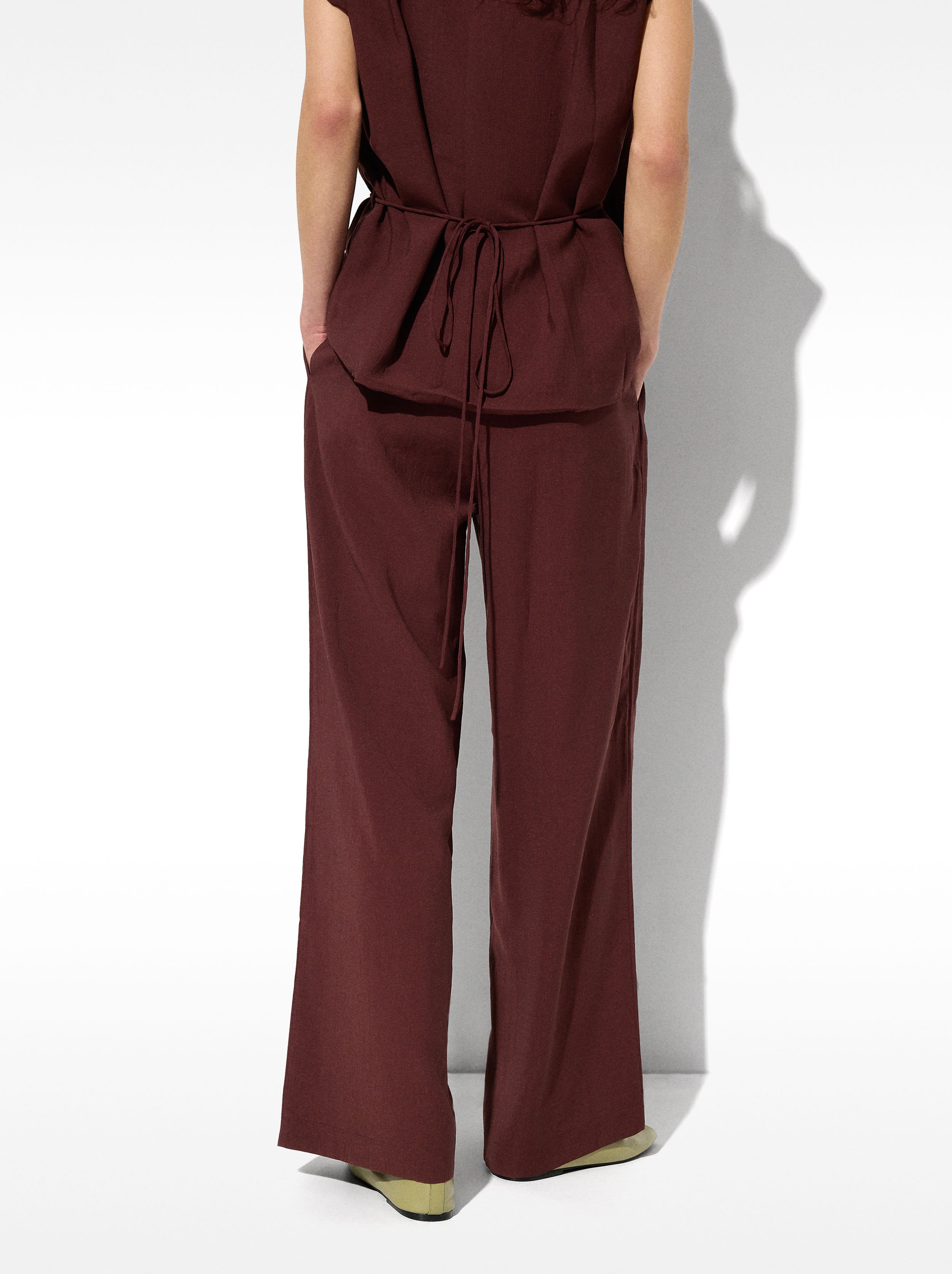 Straight pants with clips image number 3.0