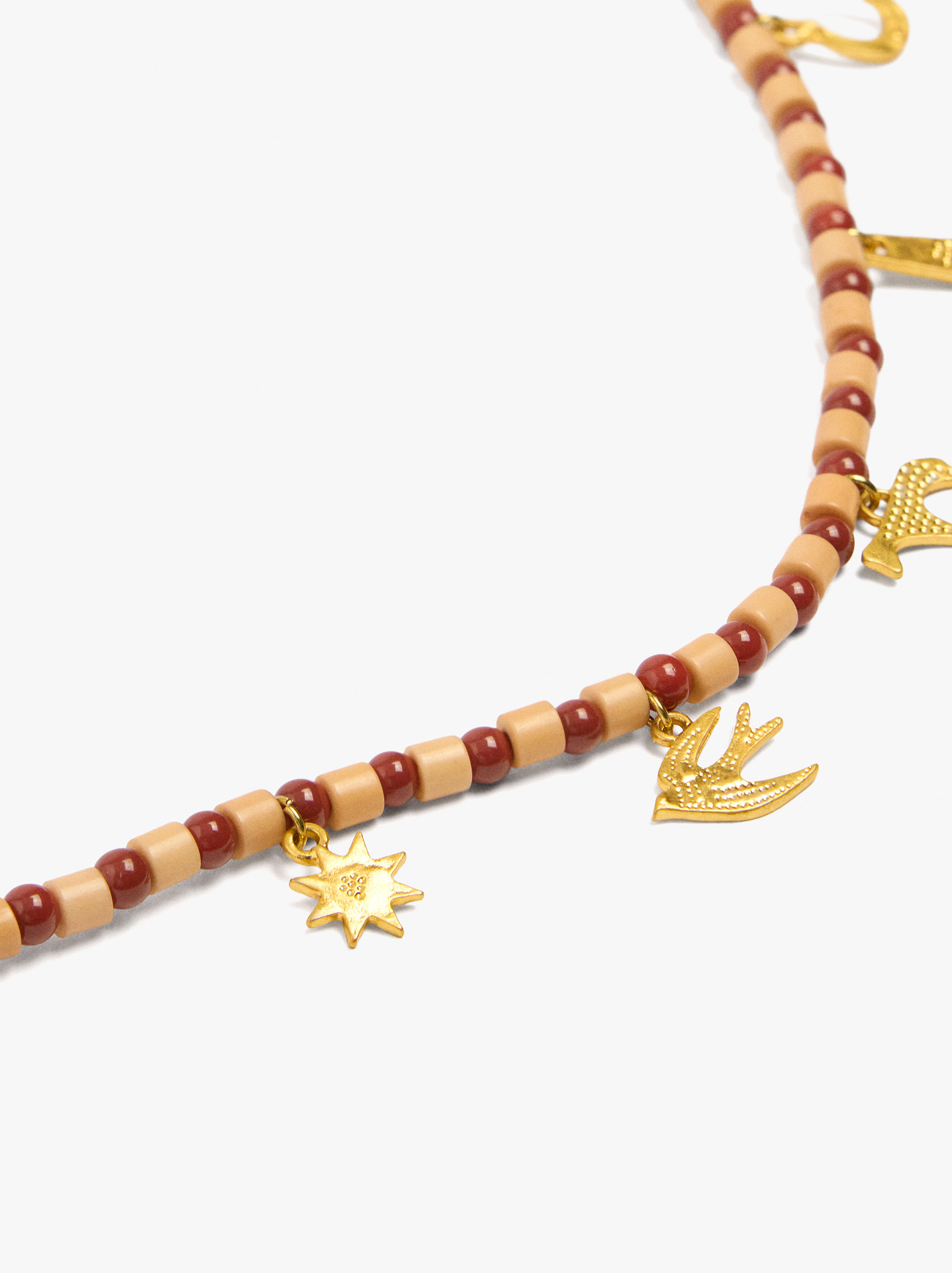 Collier de perles de pierre avec charms image number 1.0