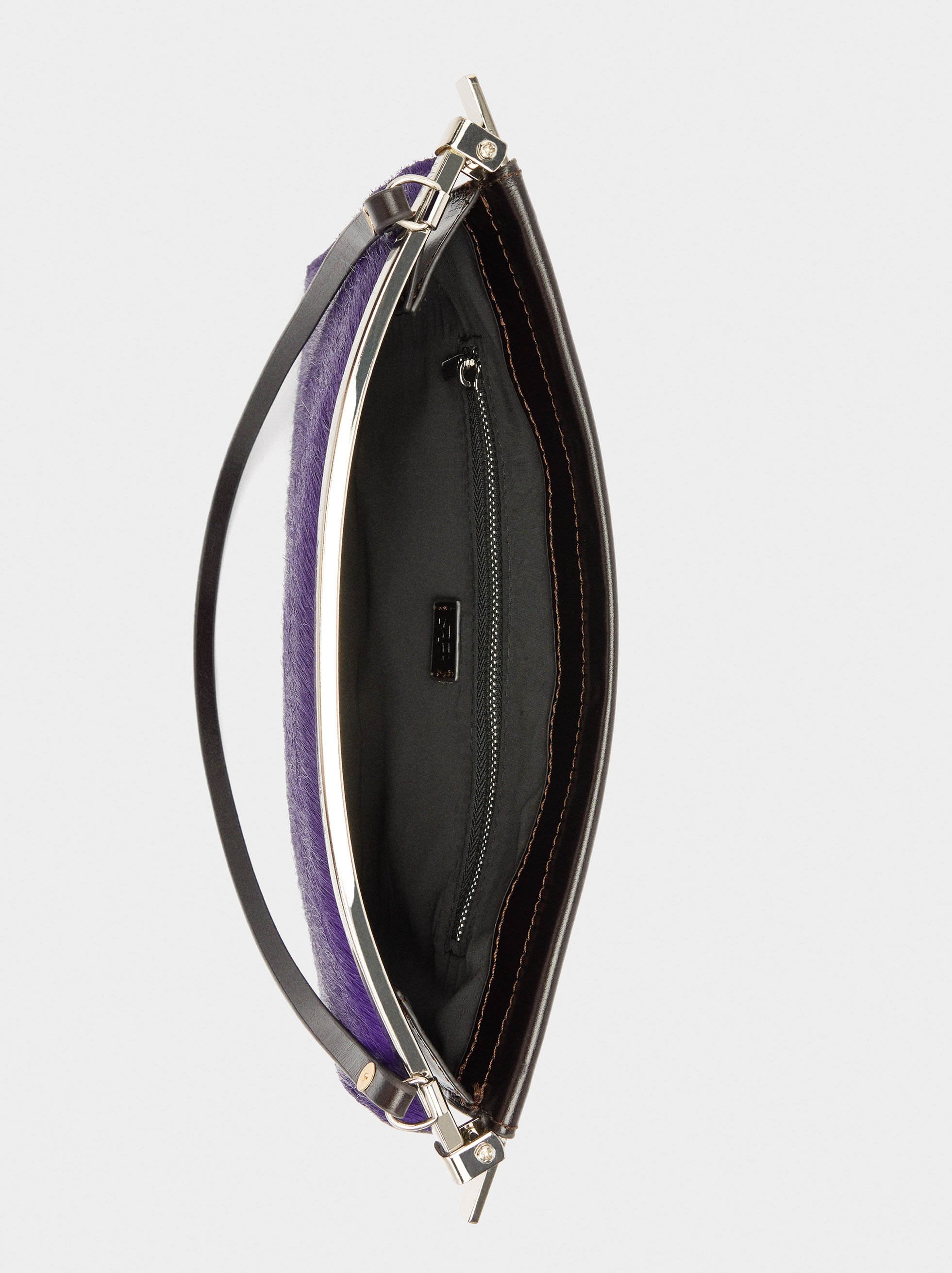 Leather shoulder bag image number 4.0
