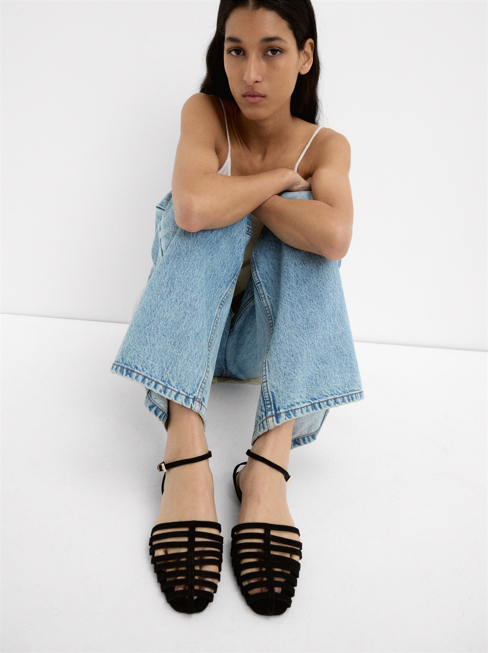 Flat leather sandals with straps image number 1.0