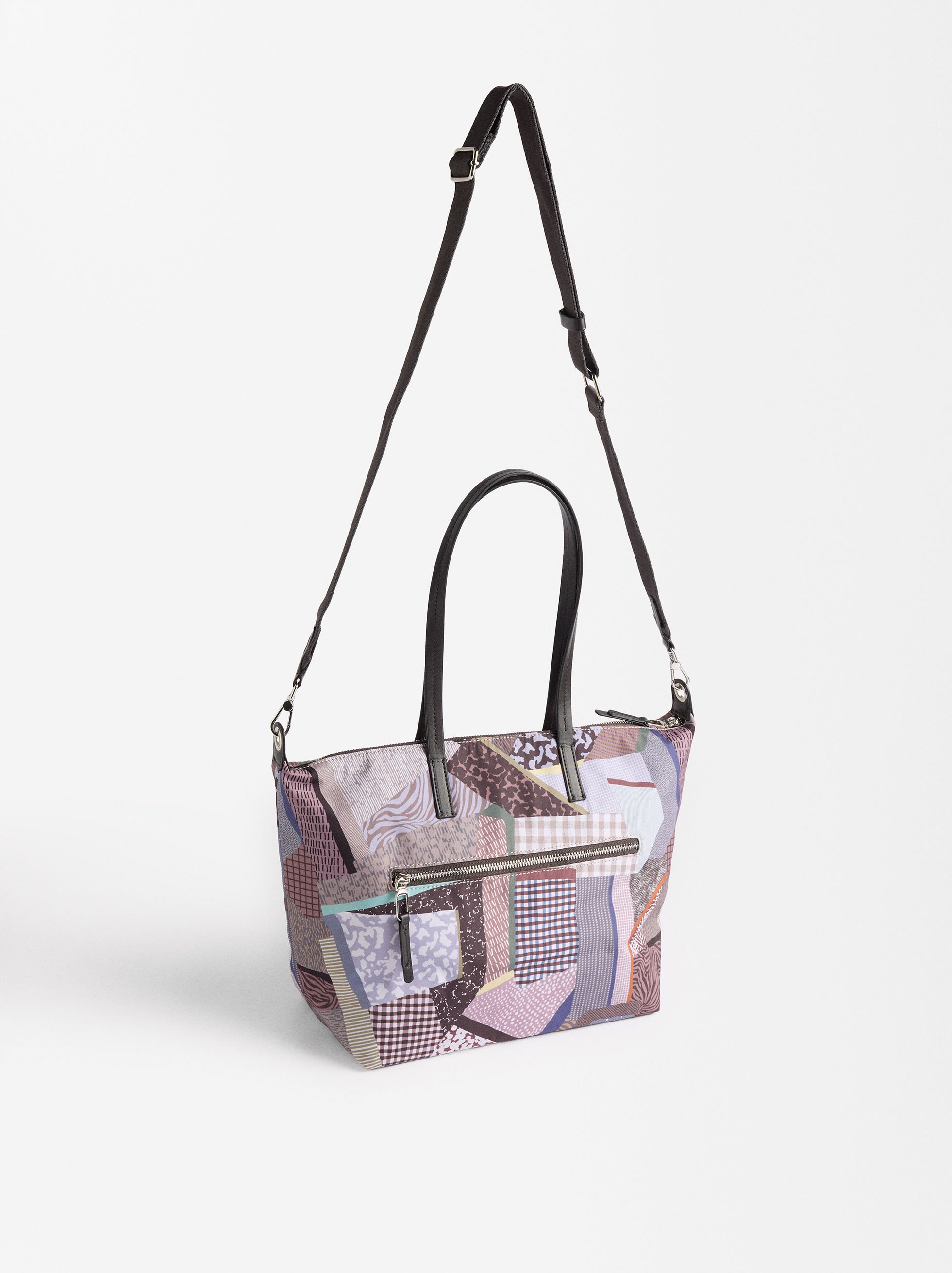 Bolso shopper de nylon estampado image number 3.0