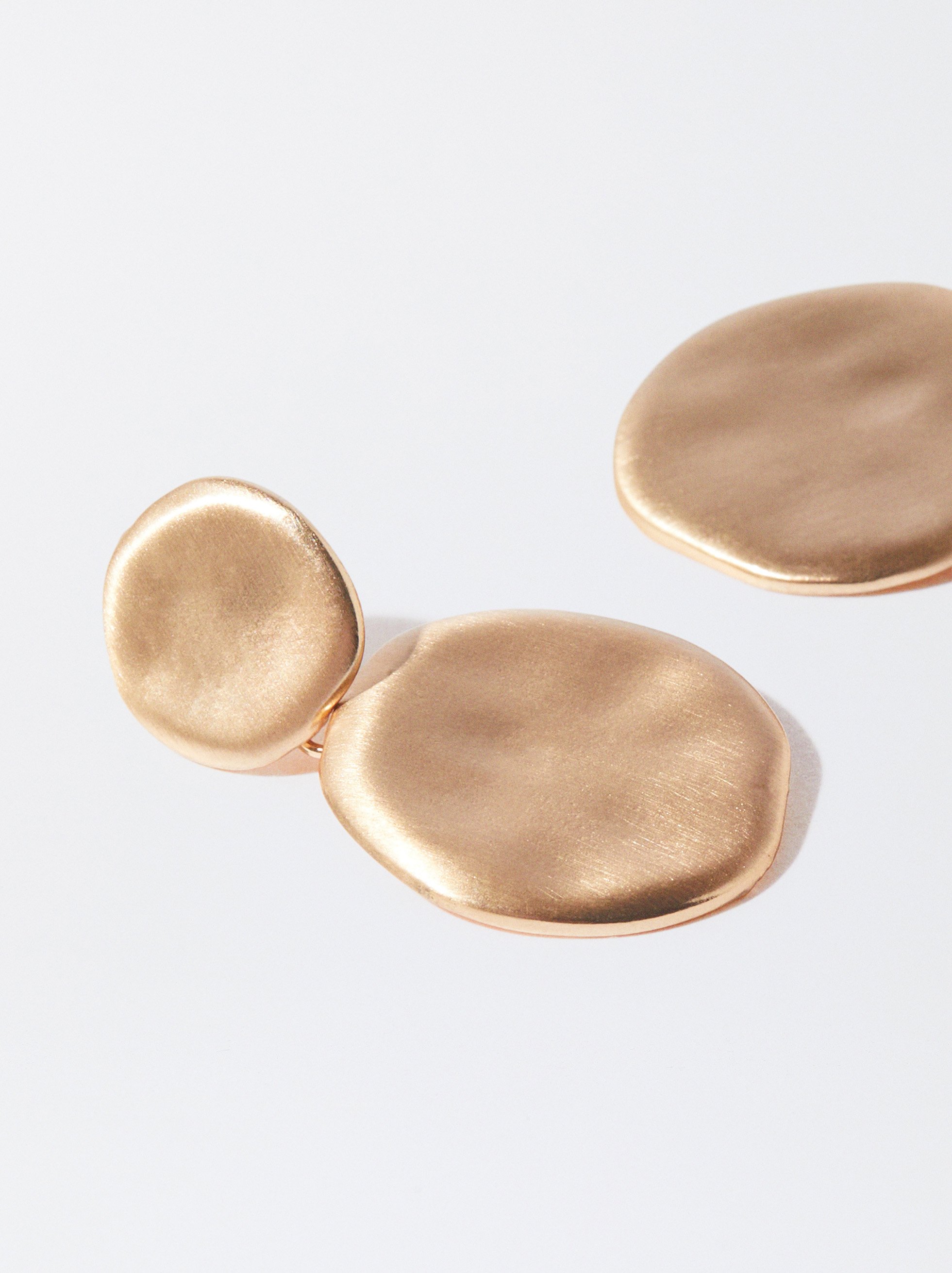 Matte Effect Earrings image number 2.0