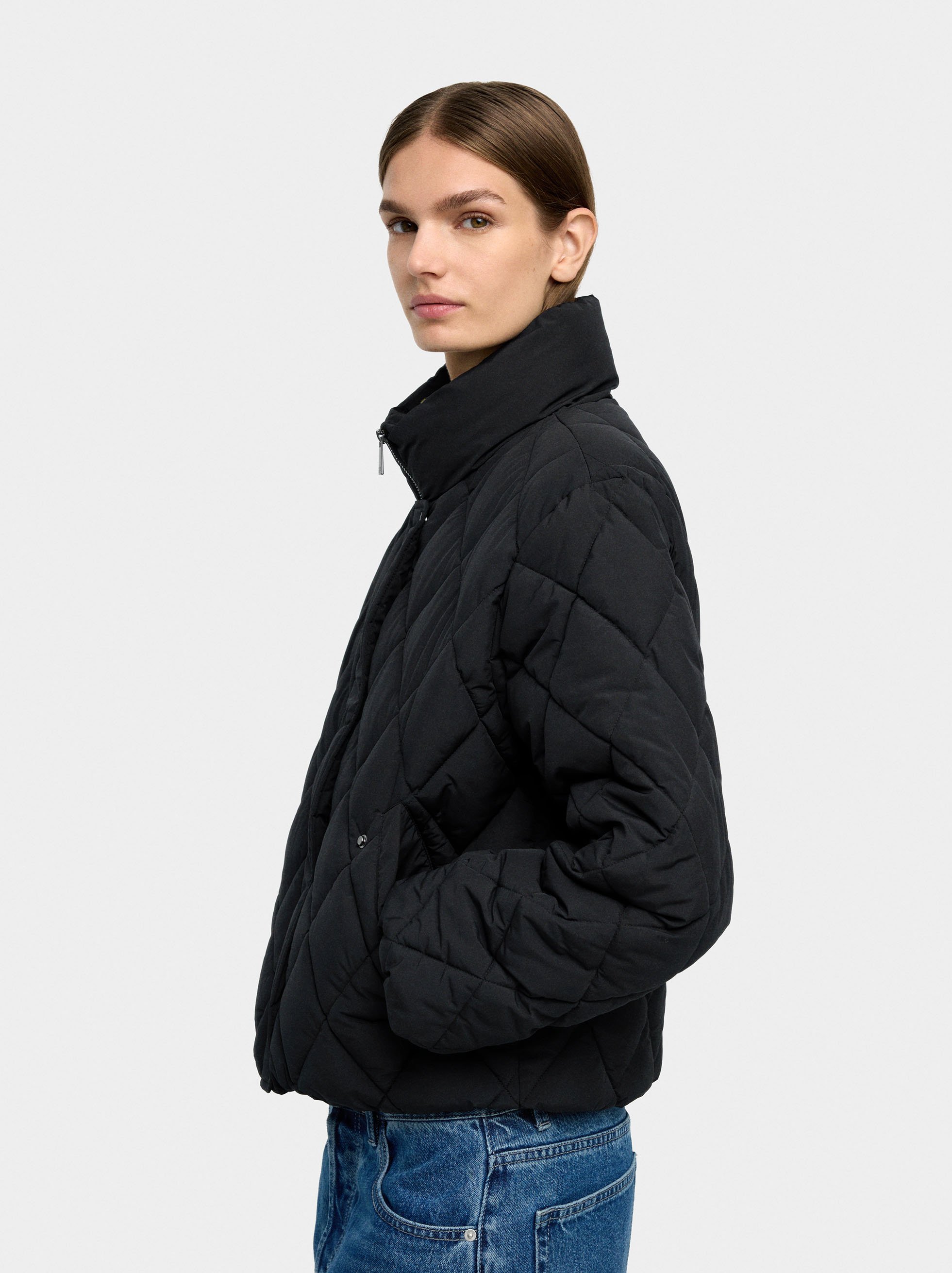 Quilted jacket with high collar image number 1.0