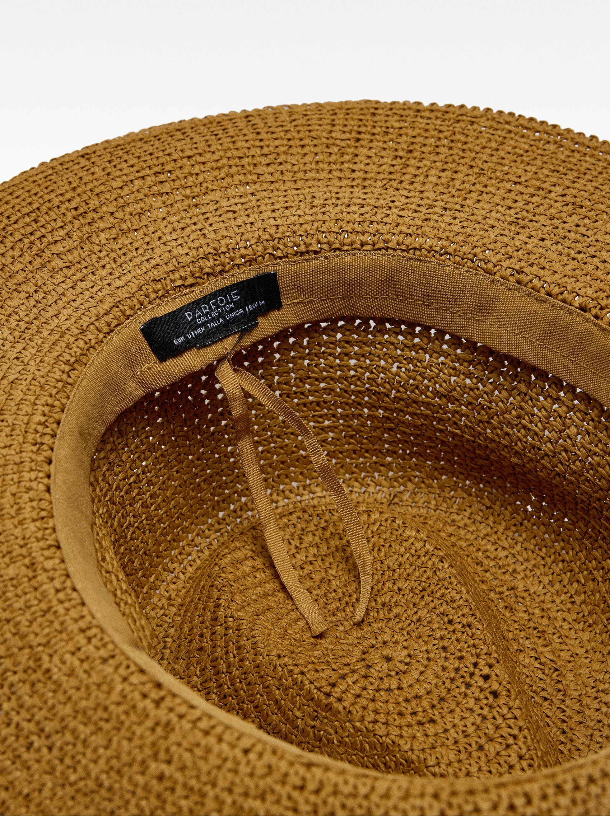 Straw-effect hat with shells and stones image number 3.0