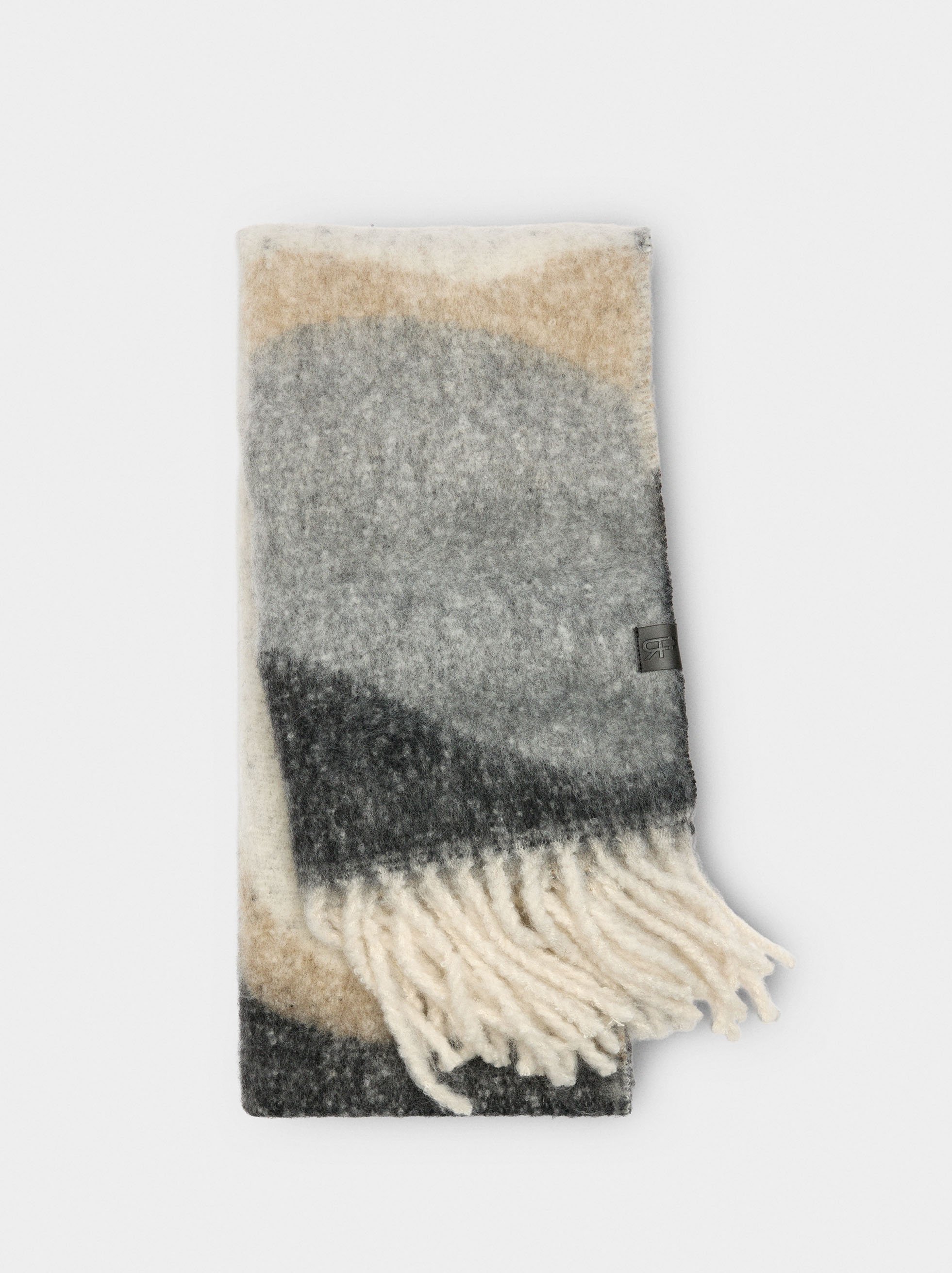 Écharpe avec ondulations et franges image number 0.0