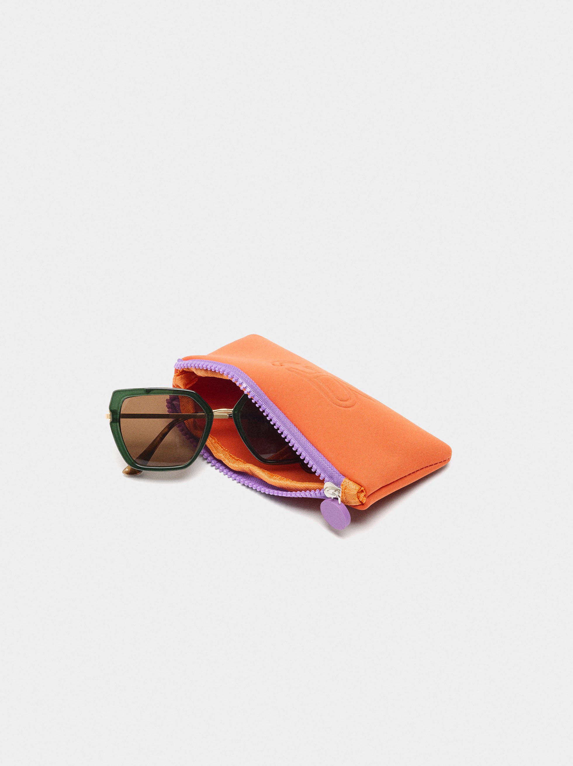 GENSUNGLASSES Ulleres De Sol Estil Papallona image number 3.0