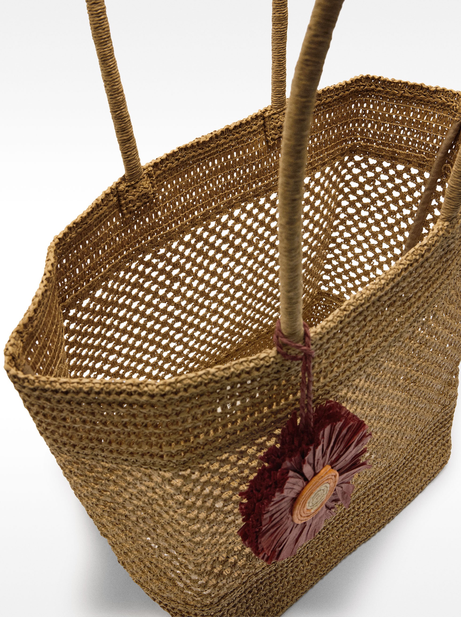 Straw-effect shopper bag with pendant image number 3.0